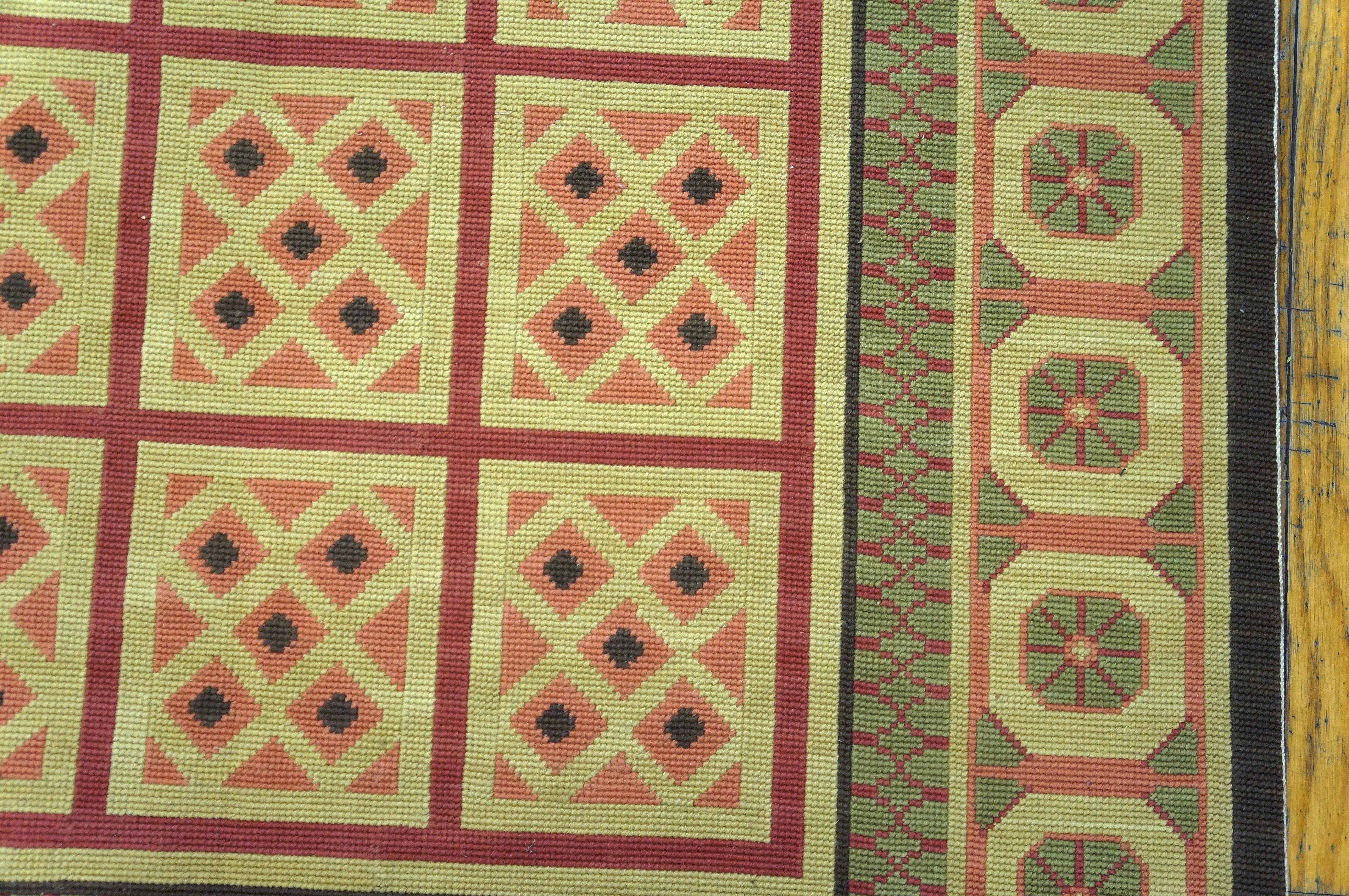 Zeitgenssischer Flachgewebe-Teppich mit Gobelinstickerei ( 9'' x 12'' - 275 x 365 cm) (Wolle) im Angebot