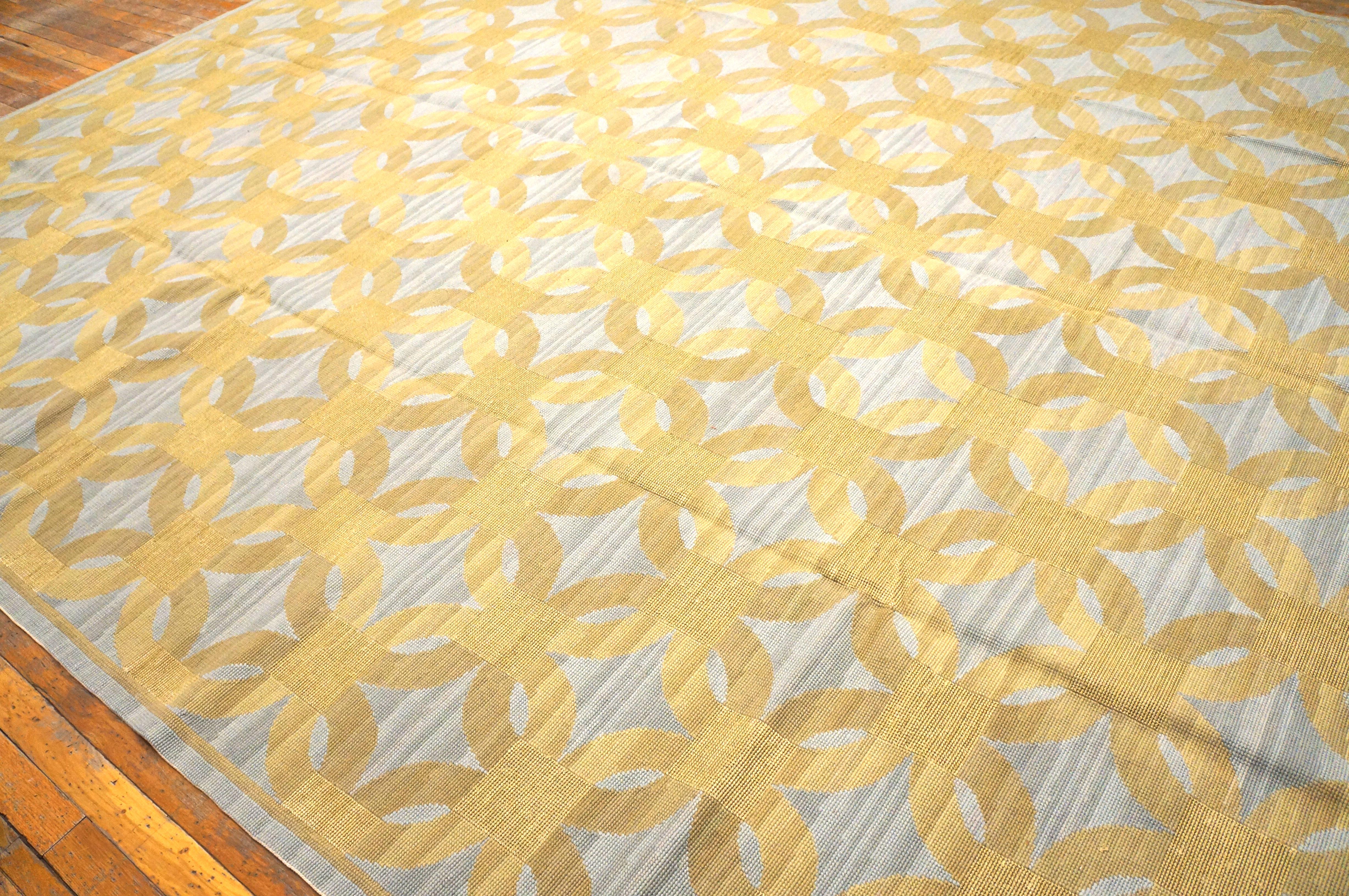 Contemporaneity Handwoven Wool Needlepoint Flat Weave Carpet With Silk Highlight For Sale 3