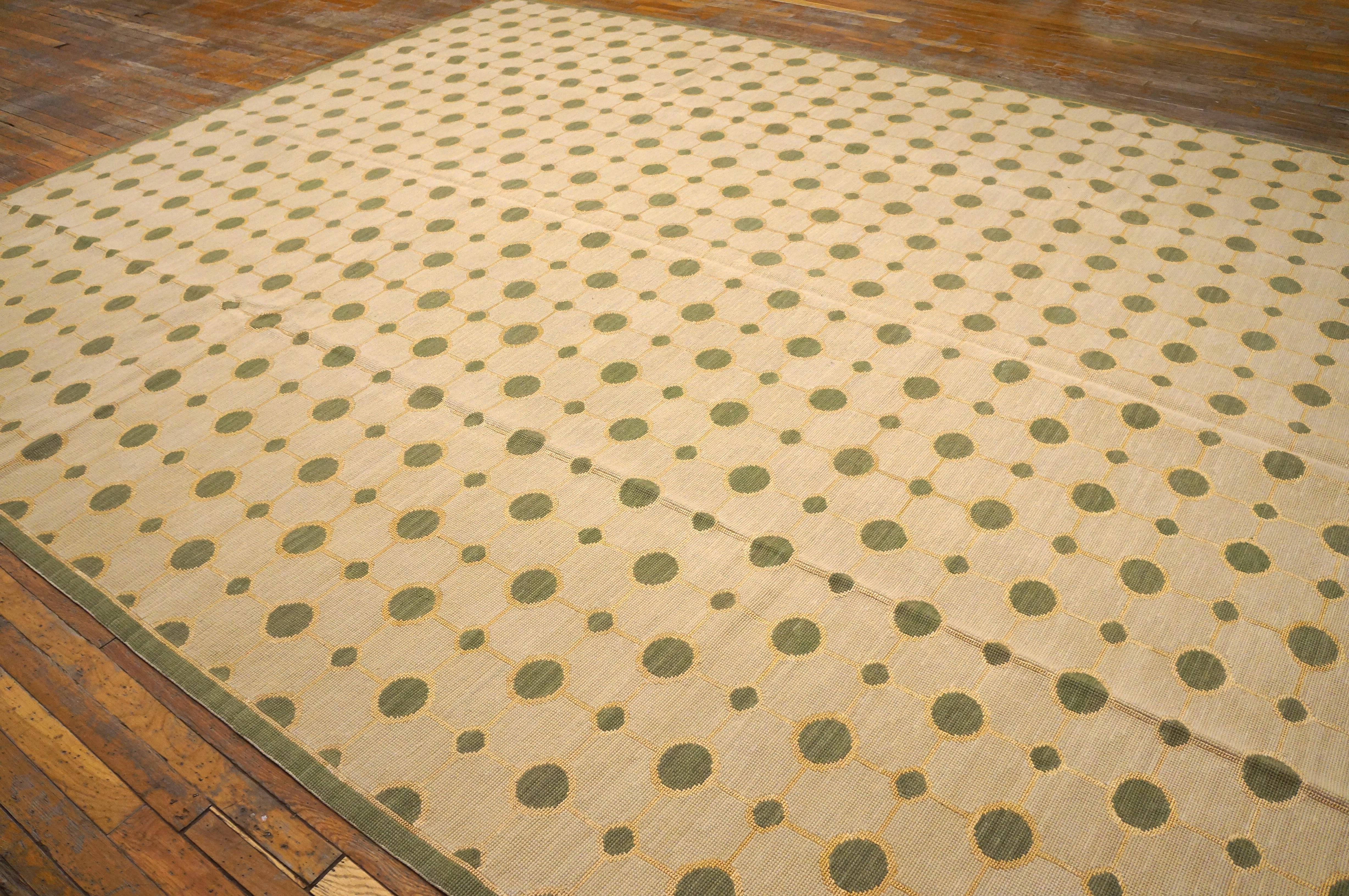 Contemporaneity Handwoven Needlepoint Flat Weave Carpet With Silk Highlights For Sale 2