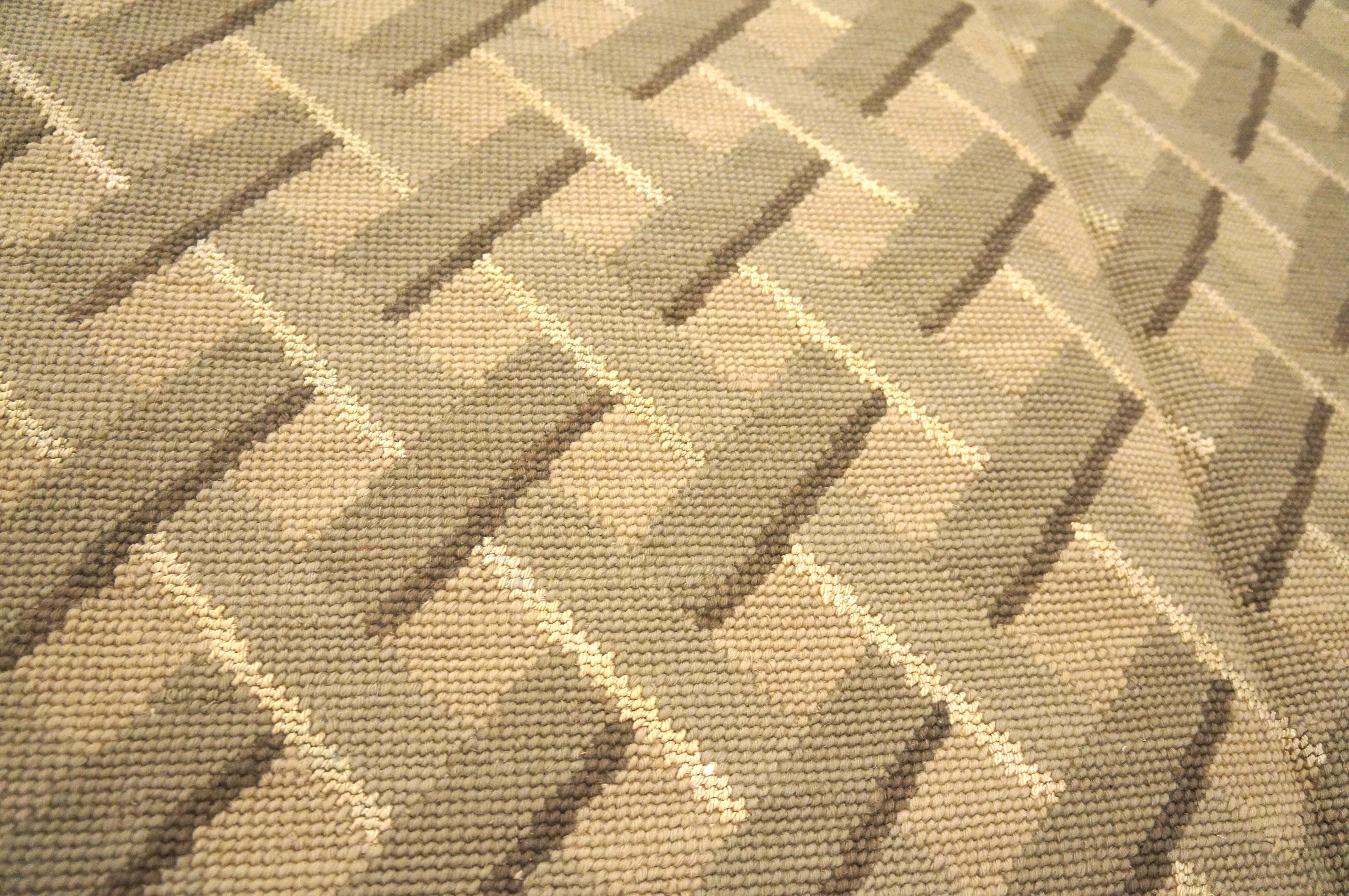 Flachgewebter Teppich mit Gobelinstickereien 2,05 m x 3,05 m im Angebot 2