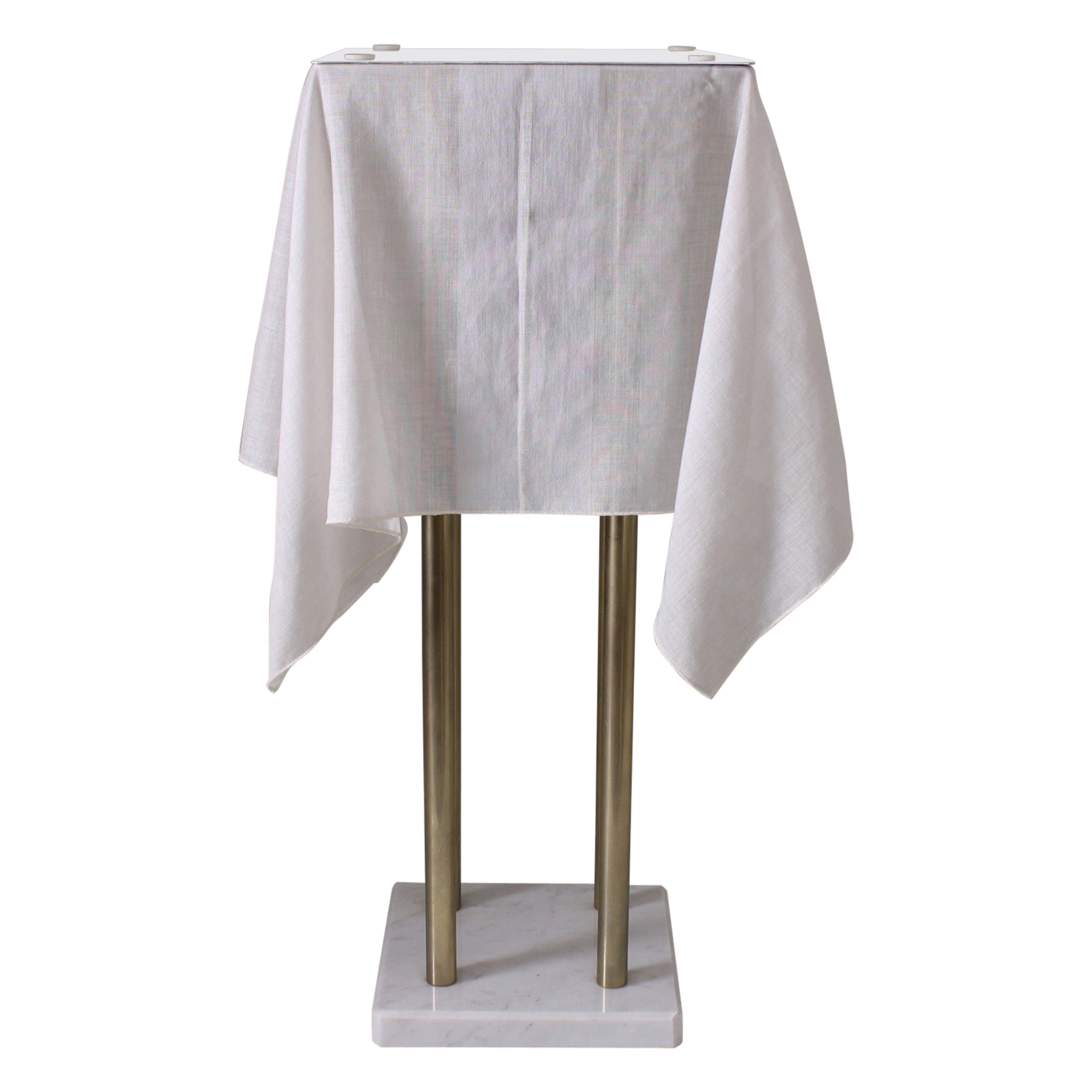 The table lamp model Nefer 3 was created by the Japanese designer Kazuhide Takahama for Sirrah in 1986. It’s part of the Nefer series which were made in two different table lamps versions and one floor lamp version. The base of this lamp is made