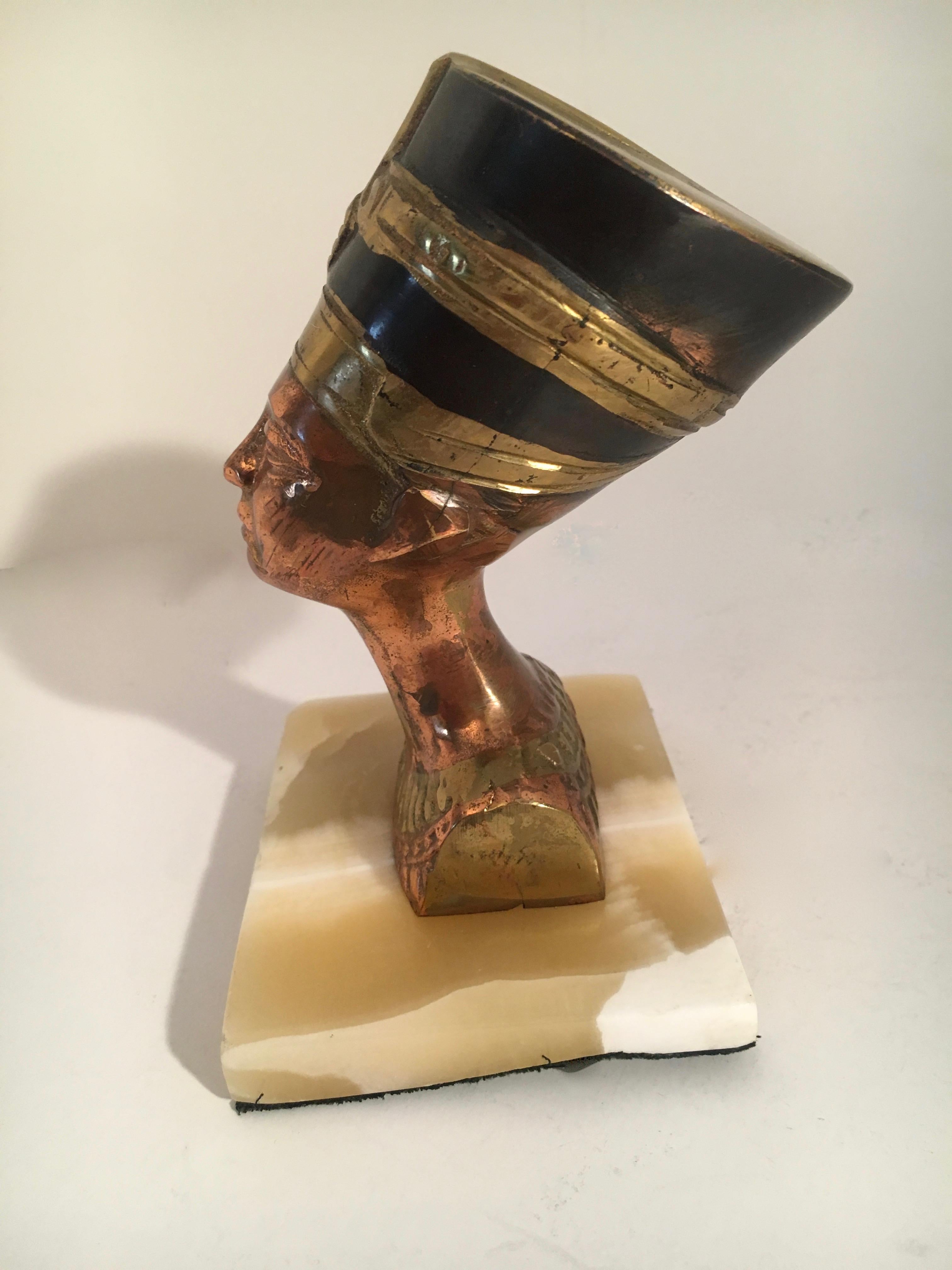 Nefertiti Paperweight Sculpture In Good Condition In Los Angeles, CA