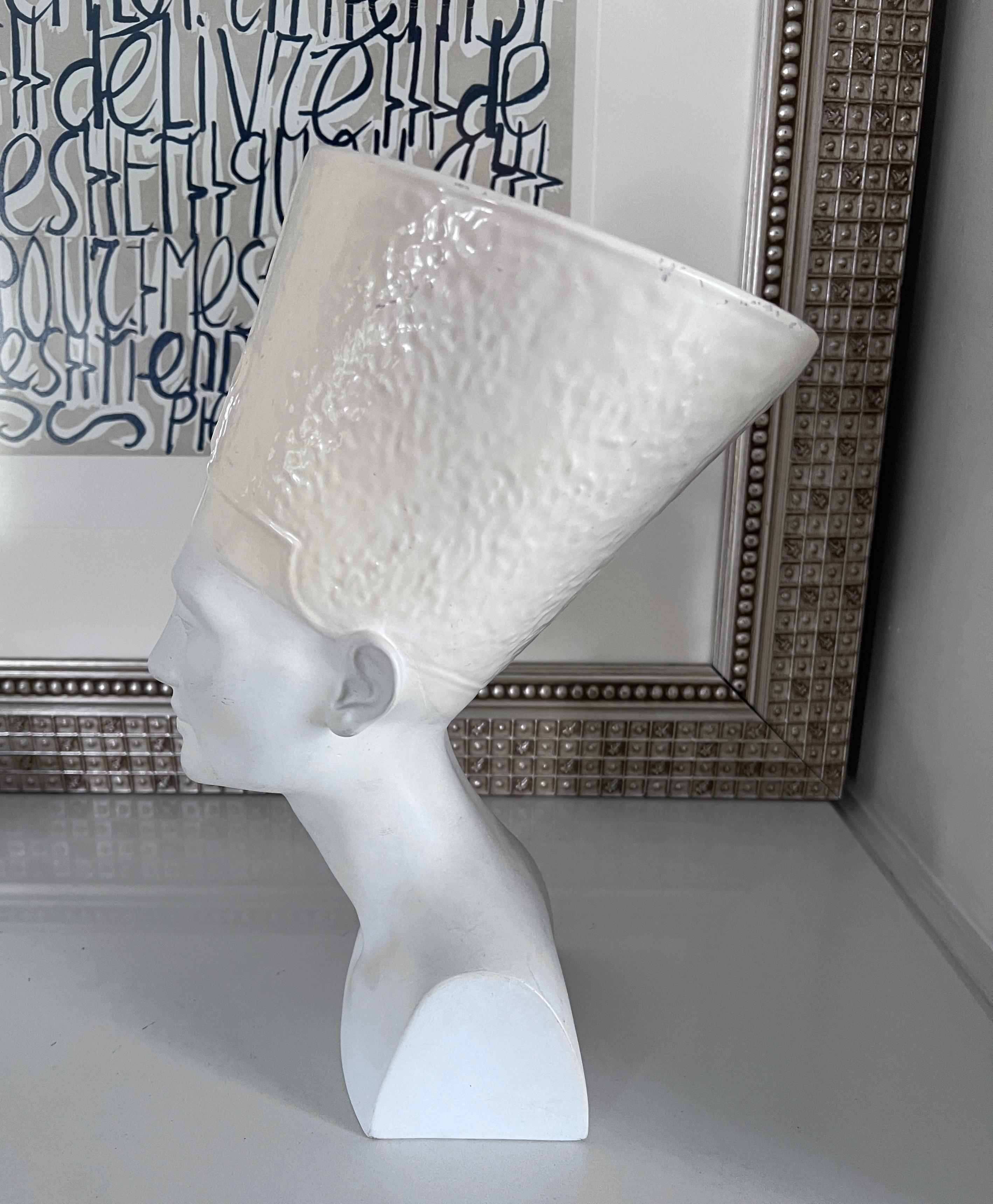 Nefertiti Porcelain Bust by Rosenthal Germany  In Good Condition For Sale In Los Angeles, CA