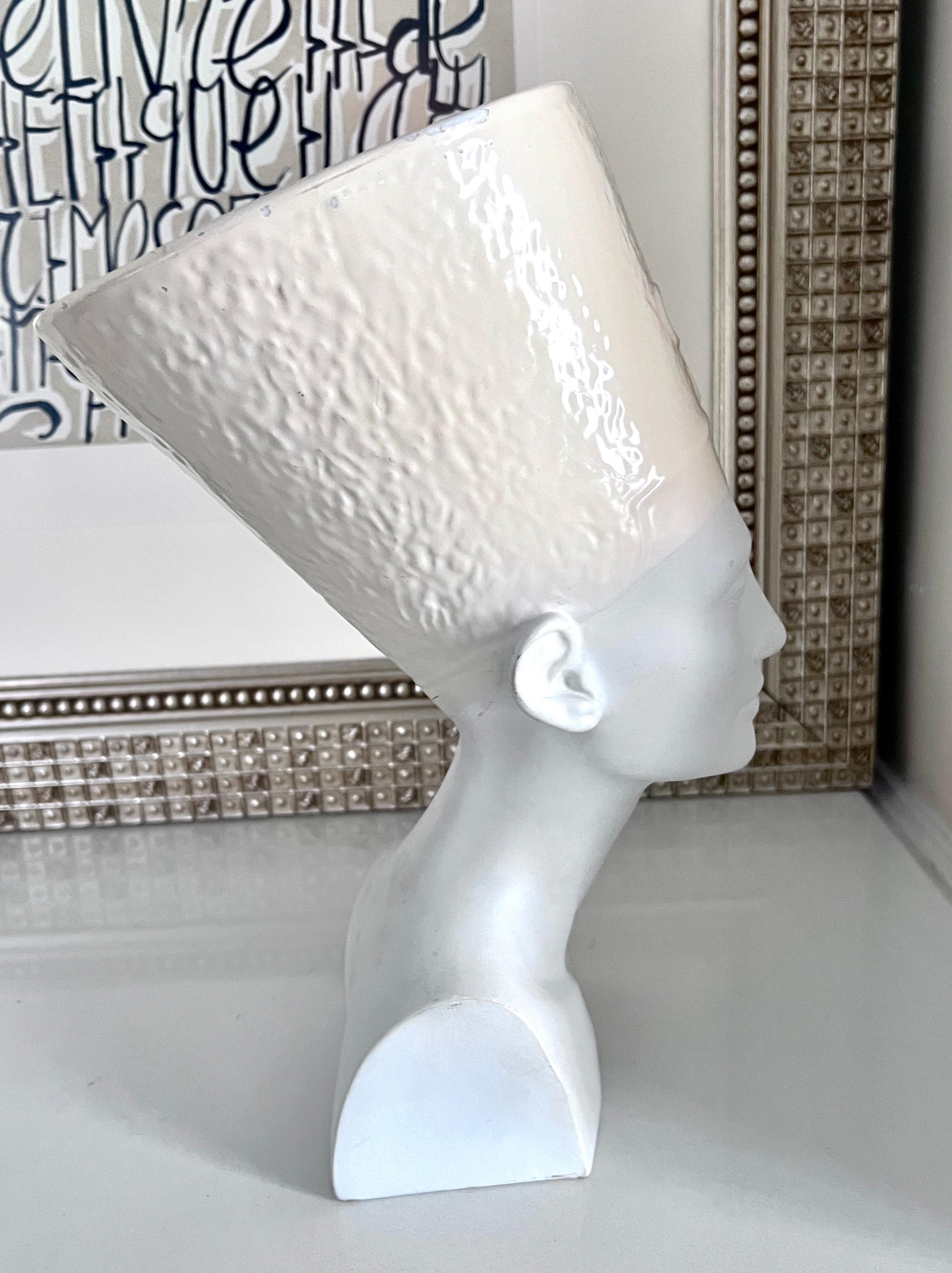 Nefertiti Porcelain Bust by Rosenthal Germany  For Sale 2