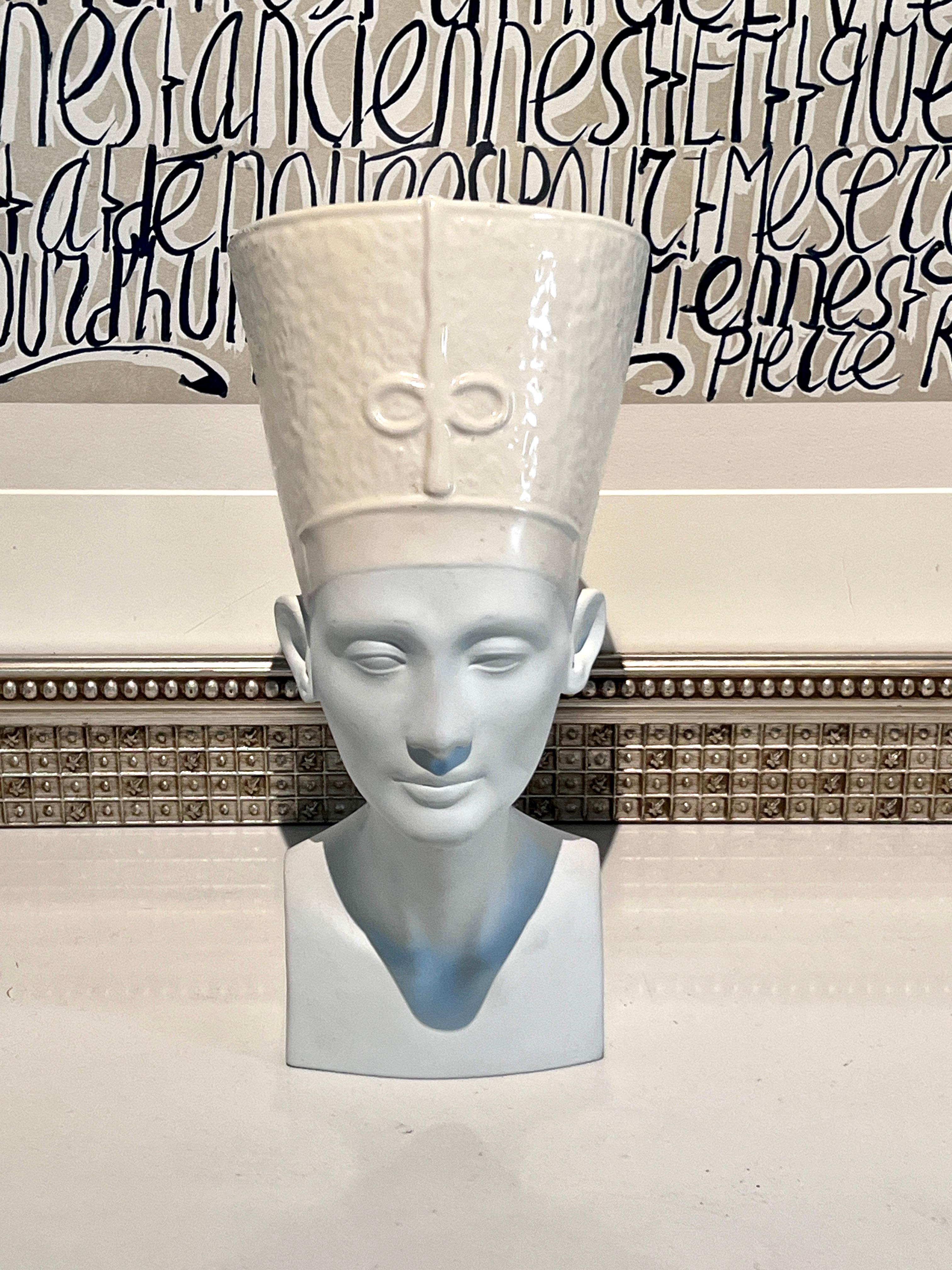Nefertiti Porcelain Bust by Rosenthal Germany  For Sale 3