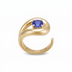 Nefertiti Ring in 18k Yellow Gold with Blue Sapphire by MARIANNE CANARELLI