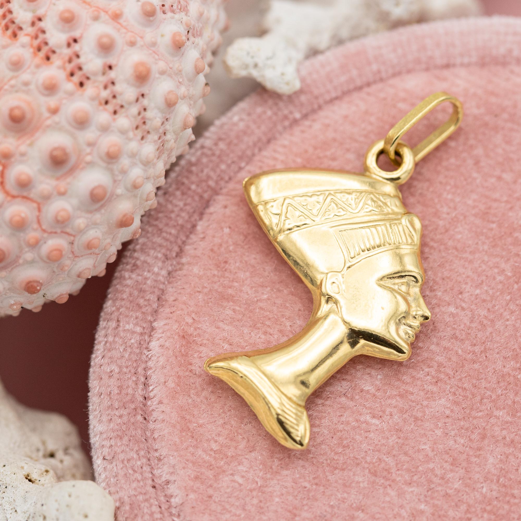 Moderne Nefertiti, pendentif royal en or jaune massif 18 carats, porte-bonheur