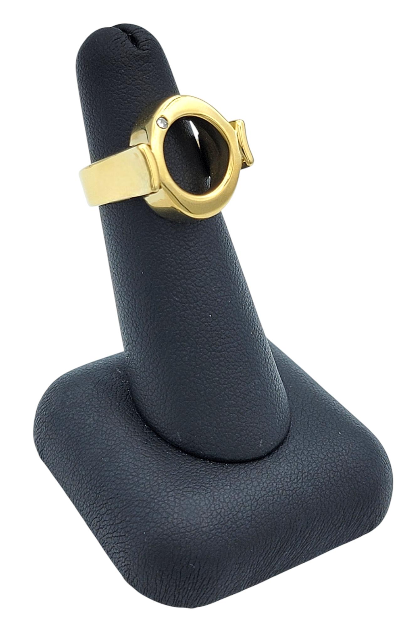 Bague large à cercle ouvert négatif avec diamants en or jaune 18 carats en vente 5