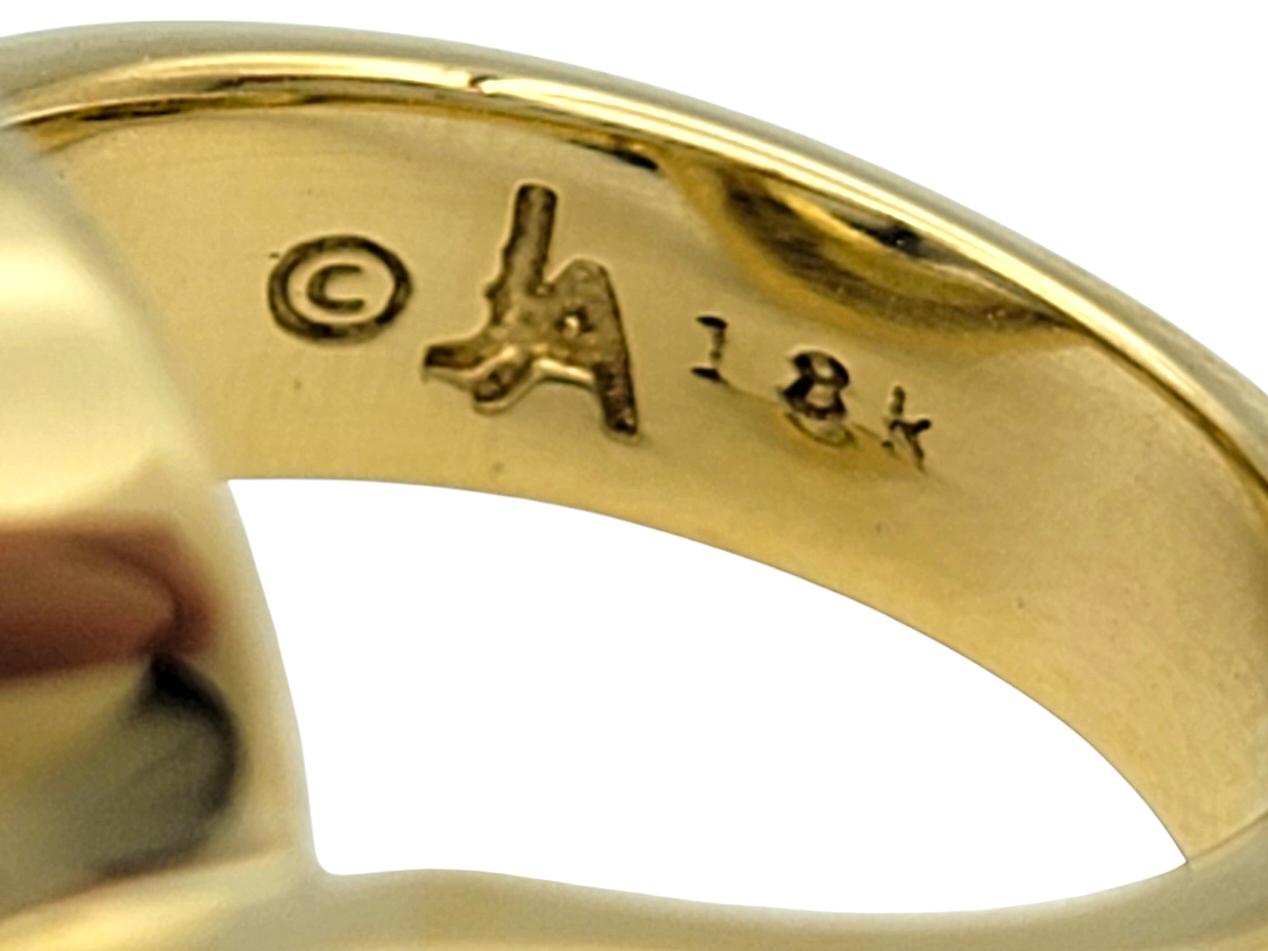 Bague large à cercle ouvert négatif avec diamants en or jaune 18 carats en vente 1