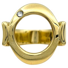 Negativ Negative Space Open Circle Breiter Kreis breiter Ring mit Diamant in 18 Karat Gelbgold