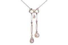 Negligée necklace with diamonds and pearls, early 20th century.