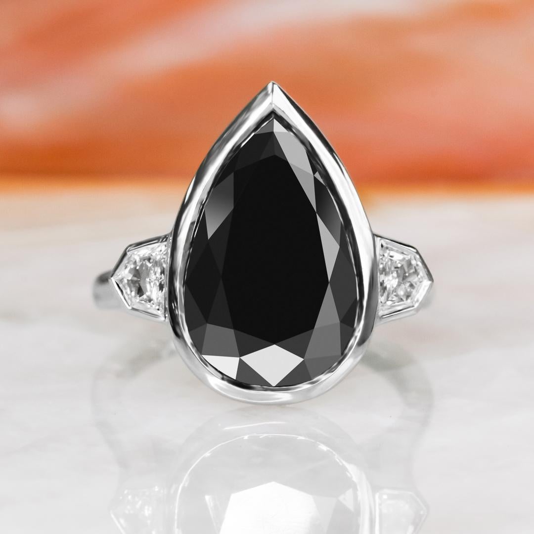 Negra Sombra Bezel Natural Black Diamond Pear Engagement Ring - 5.89 Ct In New Condition For Sale In רמת גן, IL