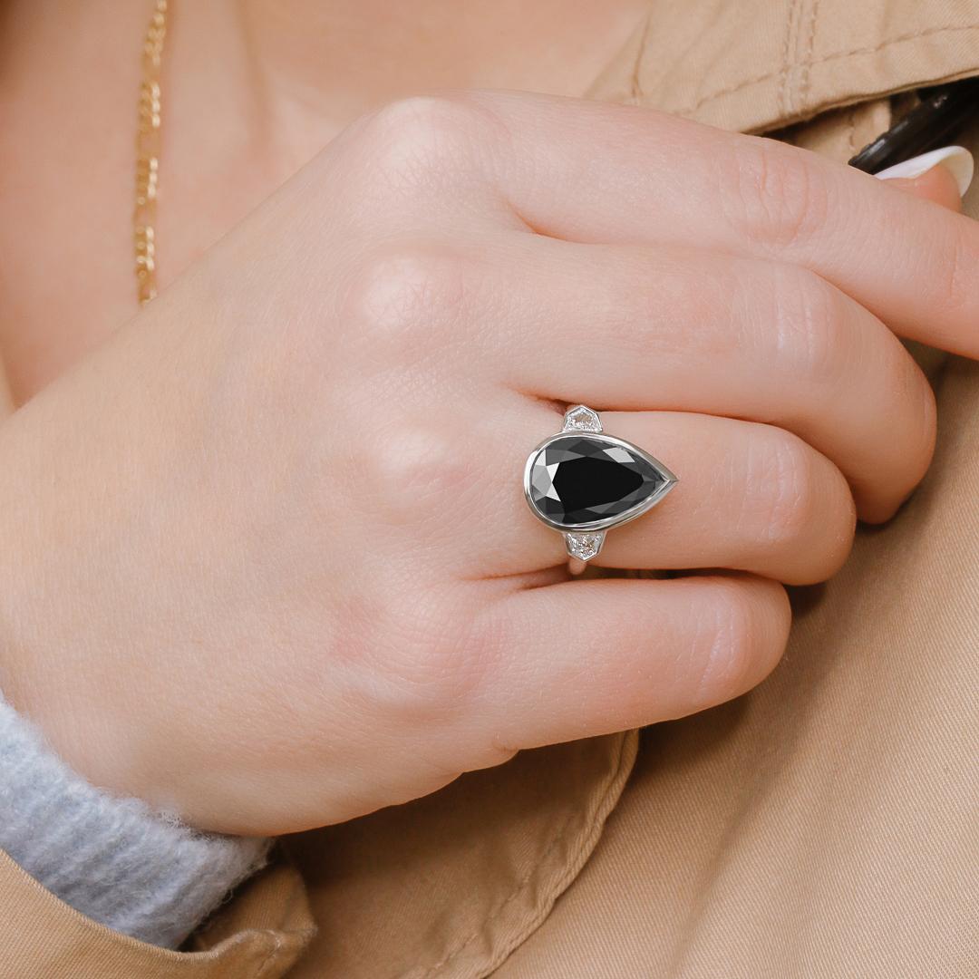 Women's Negra Sombra Bezel Natural Black Diamond Pear Engagement Ring - 5.89 Ct For Sale