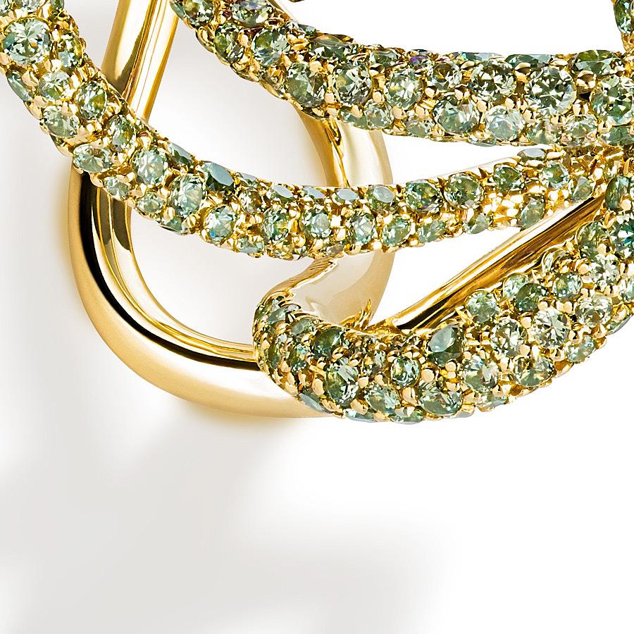 Contemporary Neha Dani Purple Sapphire with Green Demantoid Garnets Yellow Gold Kephi Ring For Sale