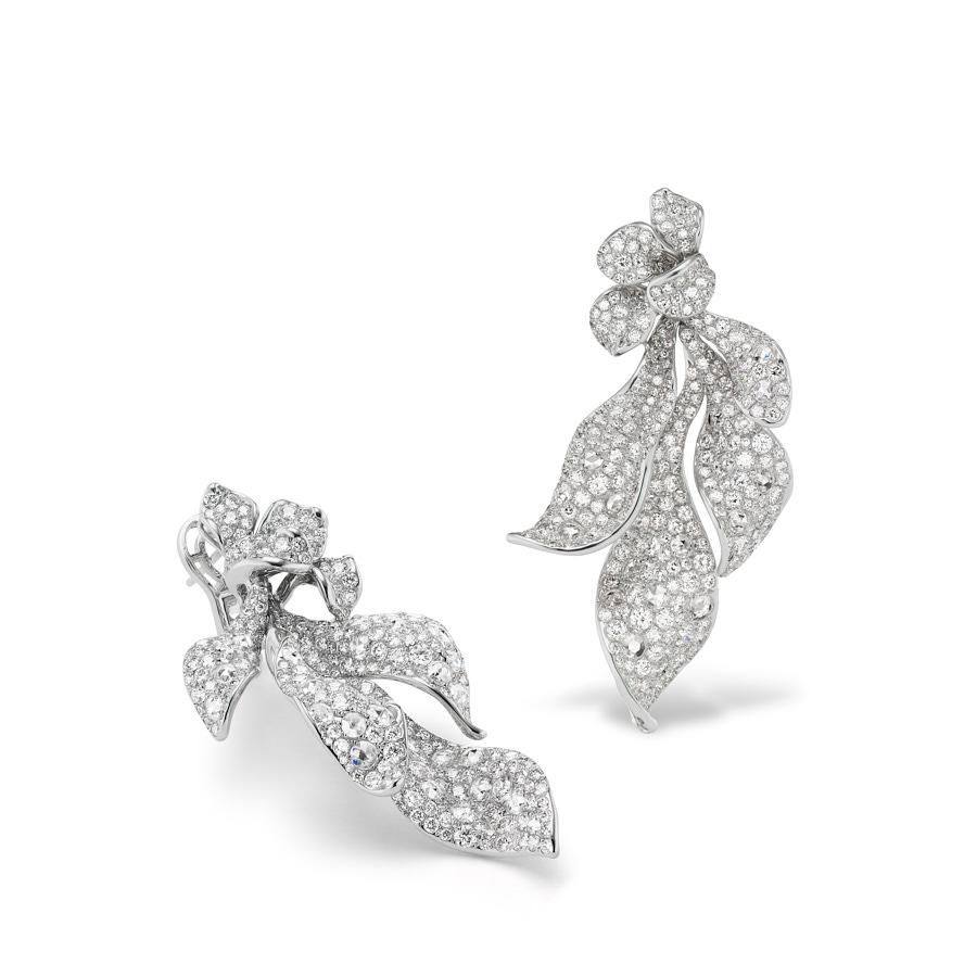 Contemporary Neha Dani White Diamonds in White Gold Neptune Drop Earrings For Sale