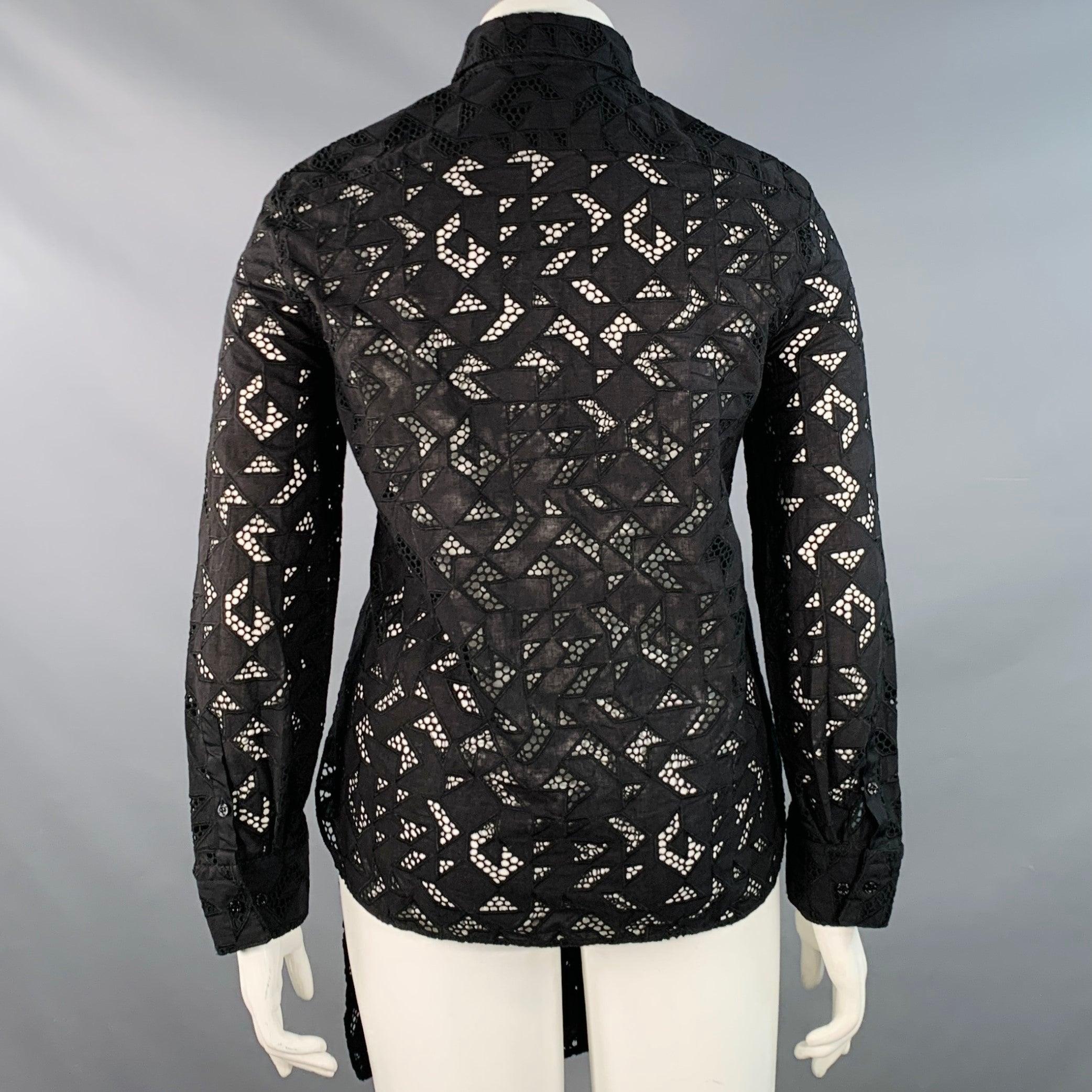 NEIL BARRETT Size L Black Cotton Eyelet Lace Asymmetrical Button Up Shirt (Chemise à boutons asymétriques en coton) Excellent état - En vente à San Francisco, CA