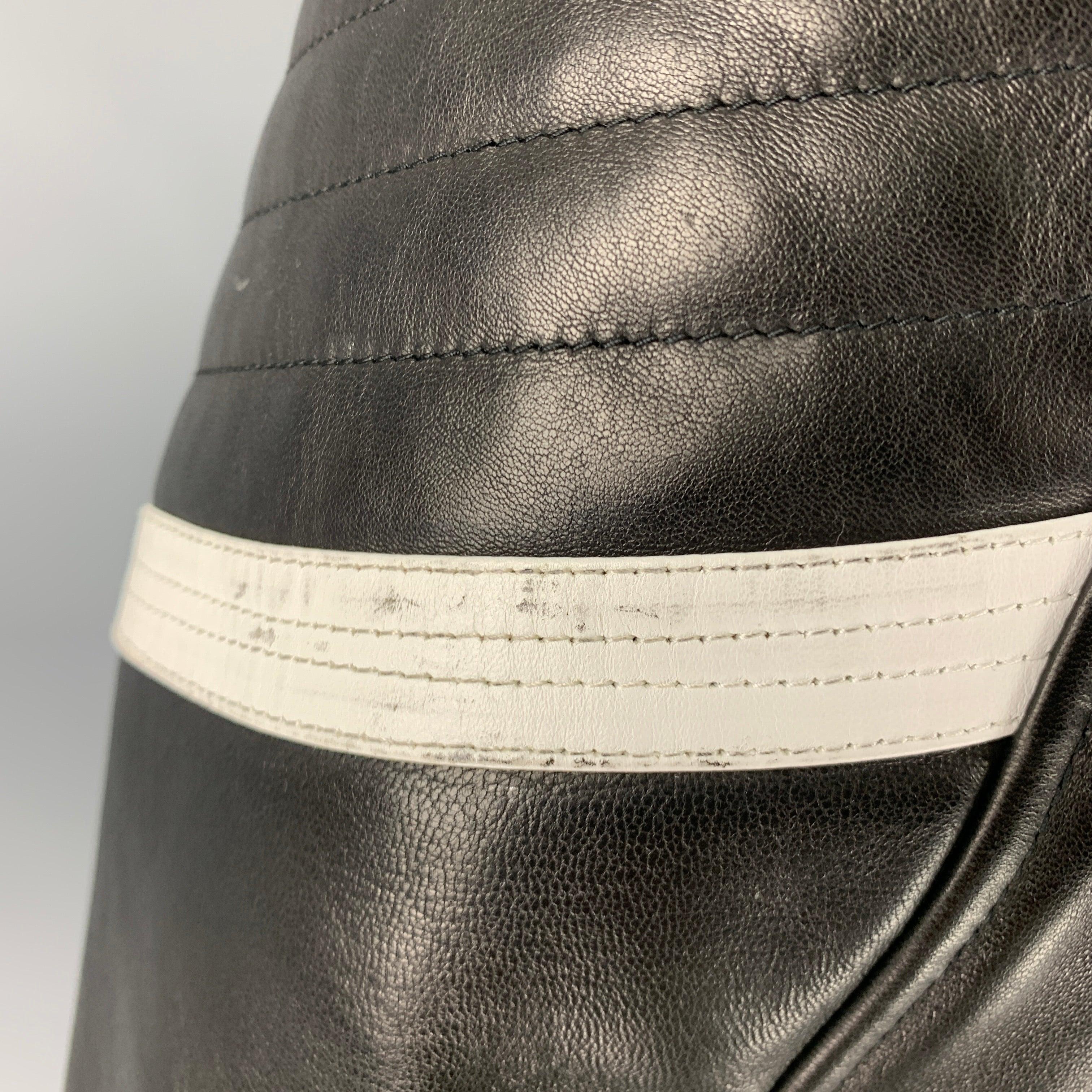 NEIL BARRETT Größe M Schwarz Weiße gesteppte Lederjacke mit Reißverschluss oben im Angebot 1