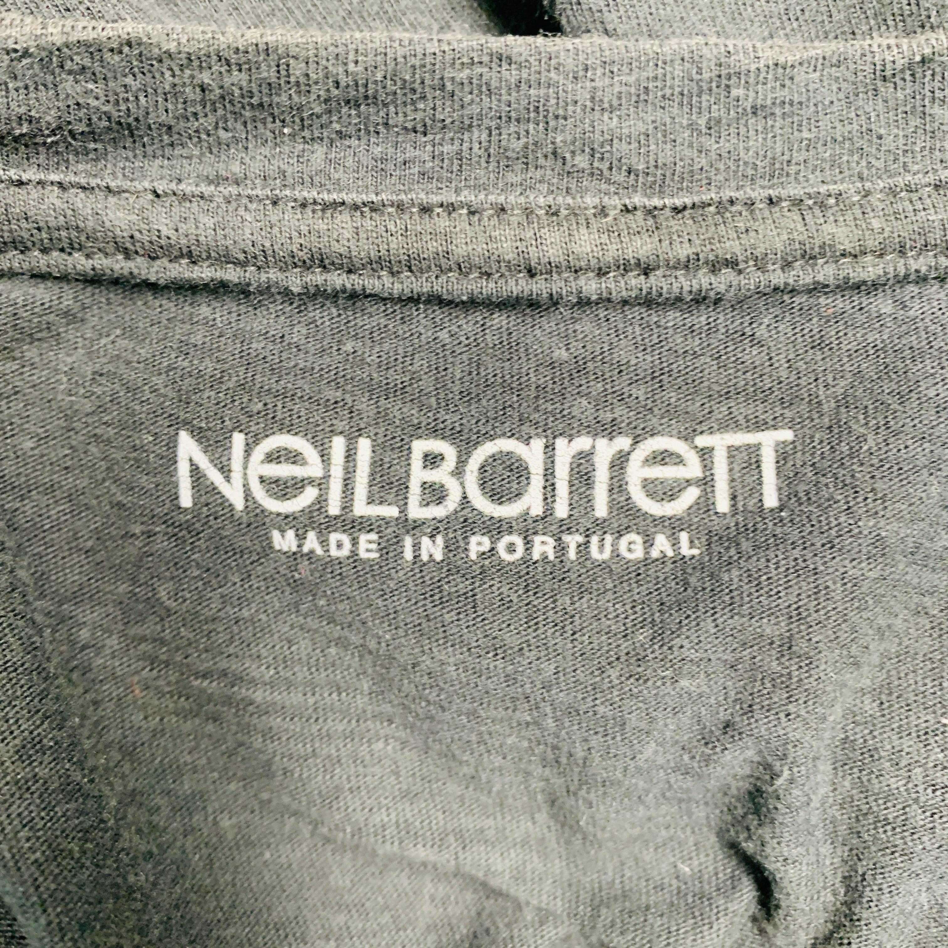 NEIL BARRETT Size M Grey Navy Mixed Fabrics Cotton V-Neck T-shirt For Sale 1