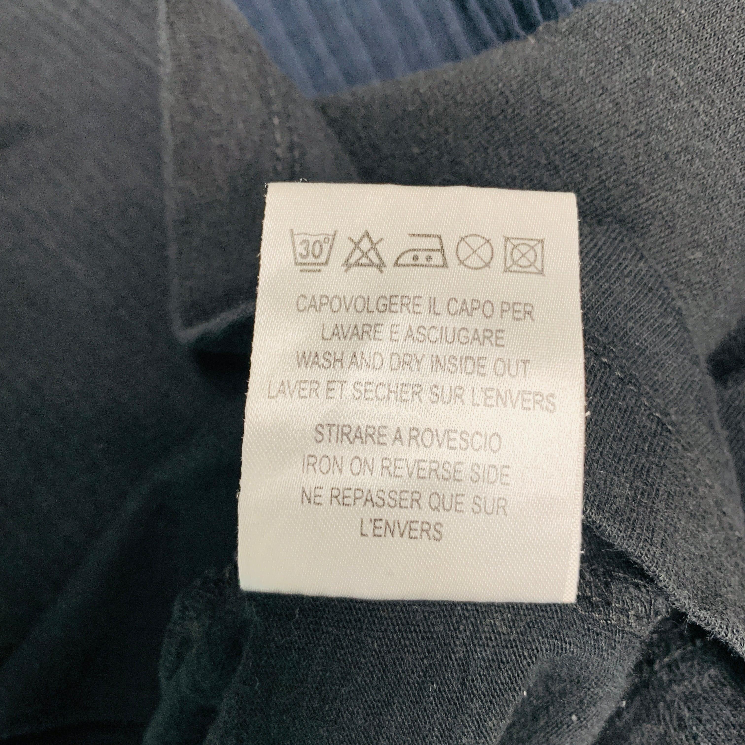 NEIL BARRETT Size M Grey Navy Mixed Fabrics Cotton V-Neck T-shirt For Sale 3