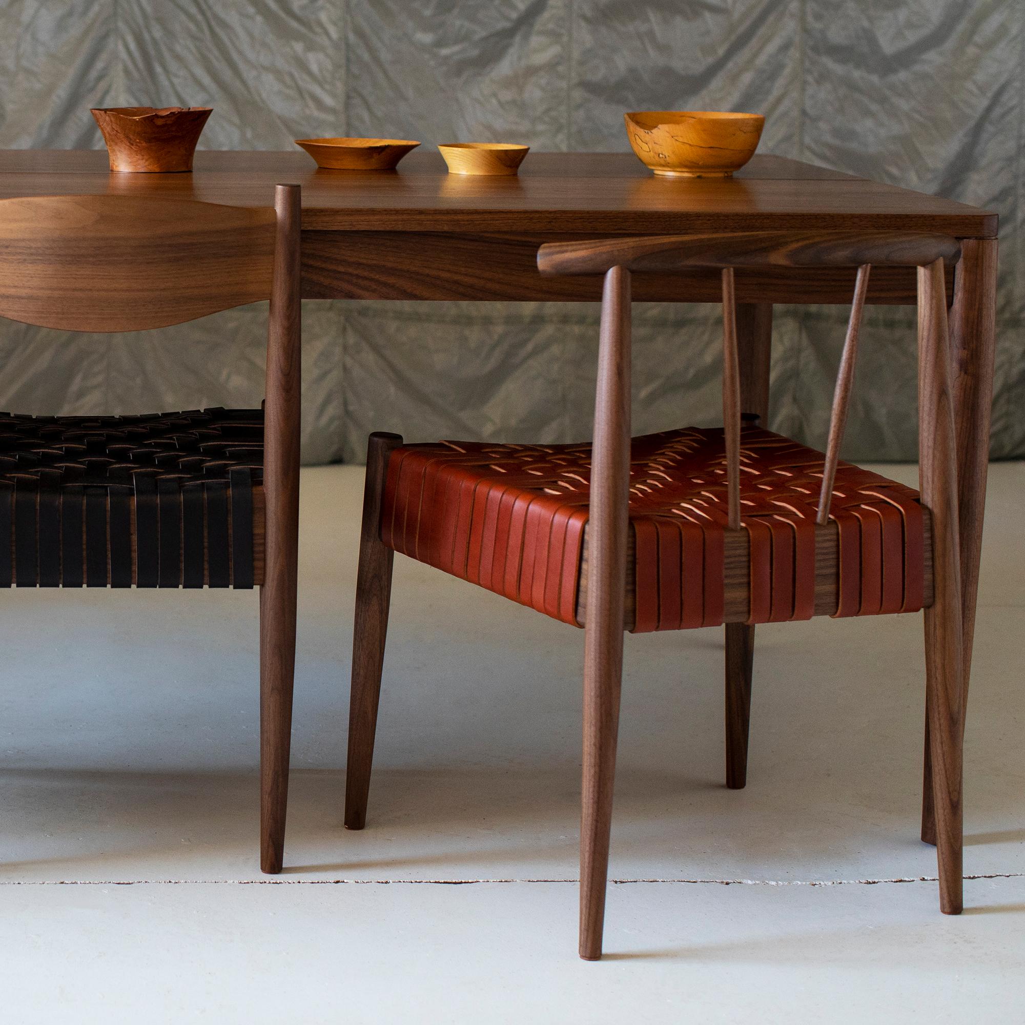 Neil Chair, chaise de salle à manger moderne en bois et cuir tressé en vente 4