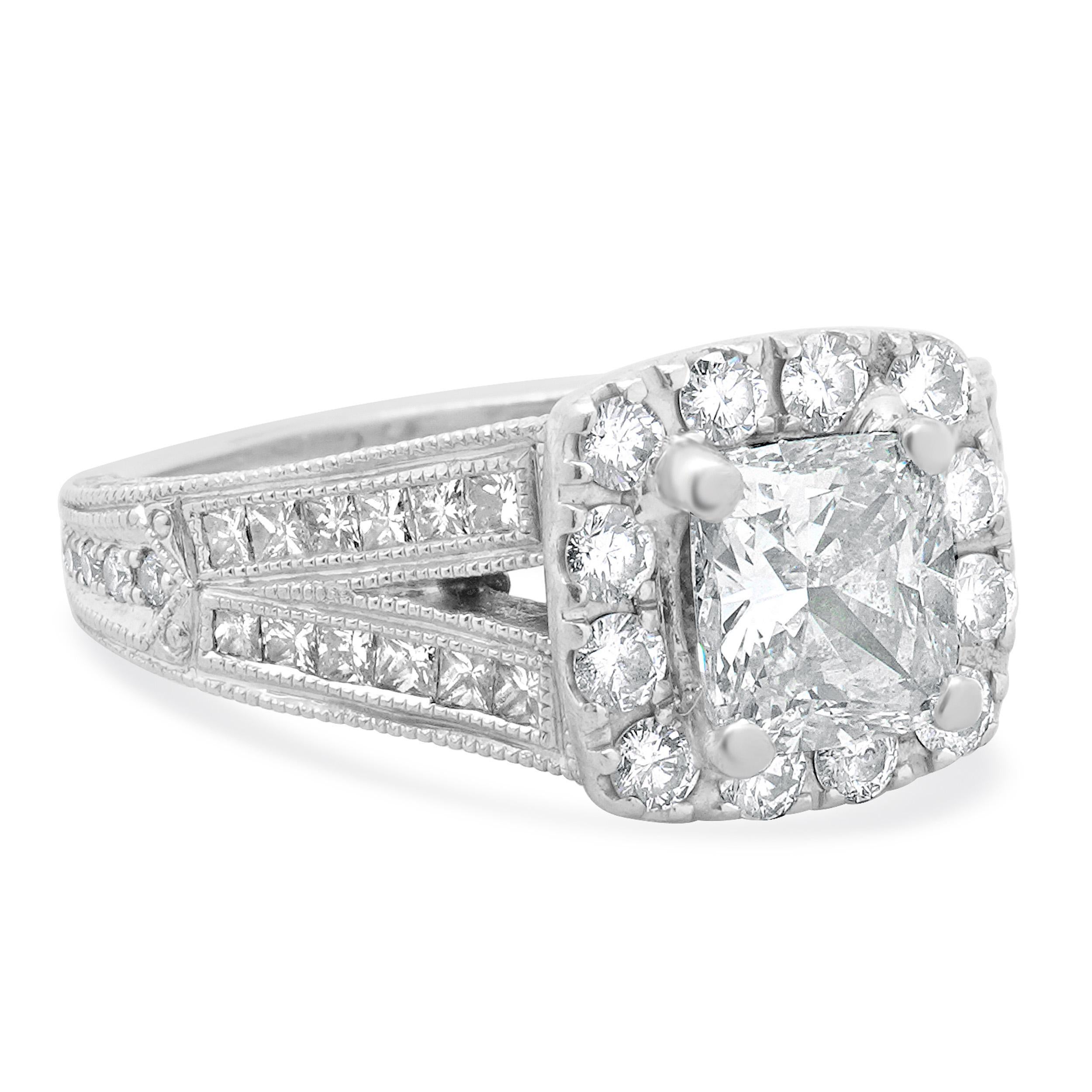 Neil Lane Verlobungsring aus 14 Karat Weißgold mit Diamanten im Kissenschliff Damen im Angebot