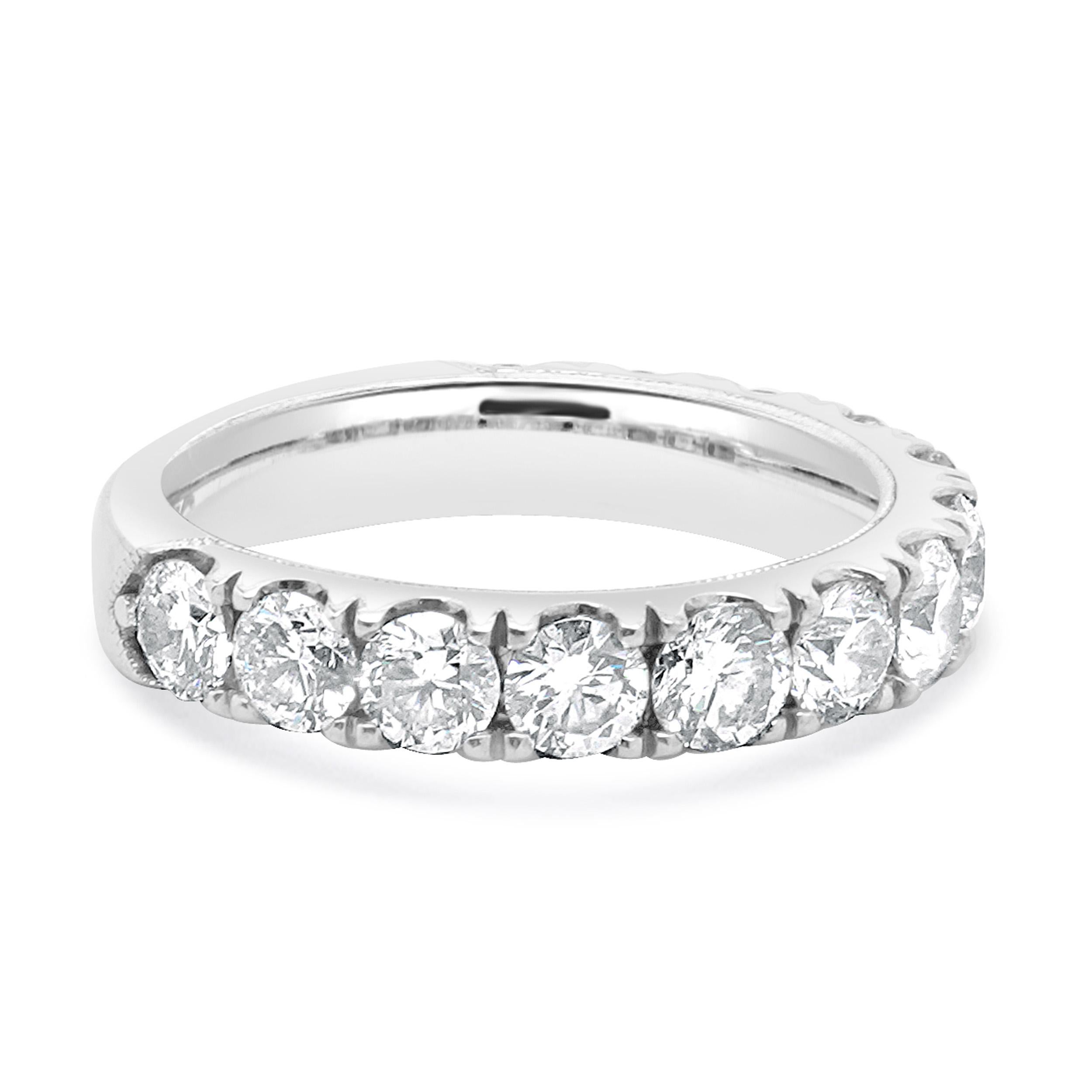 Neil Lane's 14 Karat Weißgold Diamond Semi Eternity Band im Zustand „Hervorragend“ im Angebot in Scottsdale, AZ
