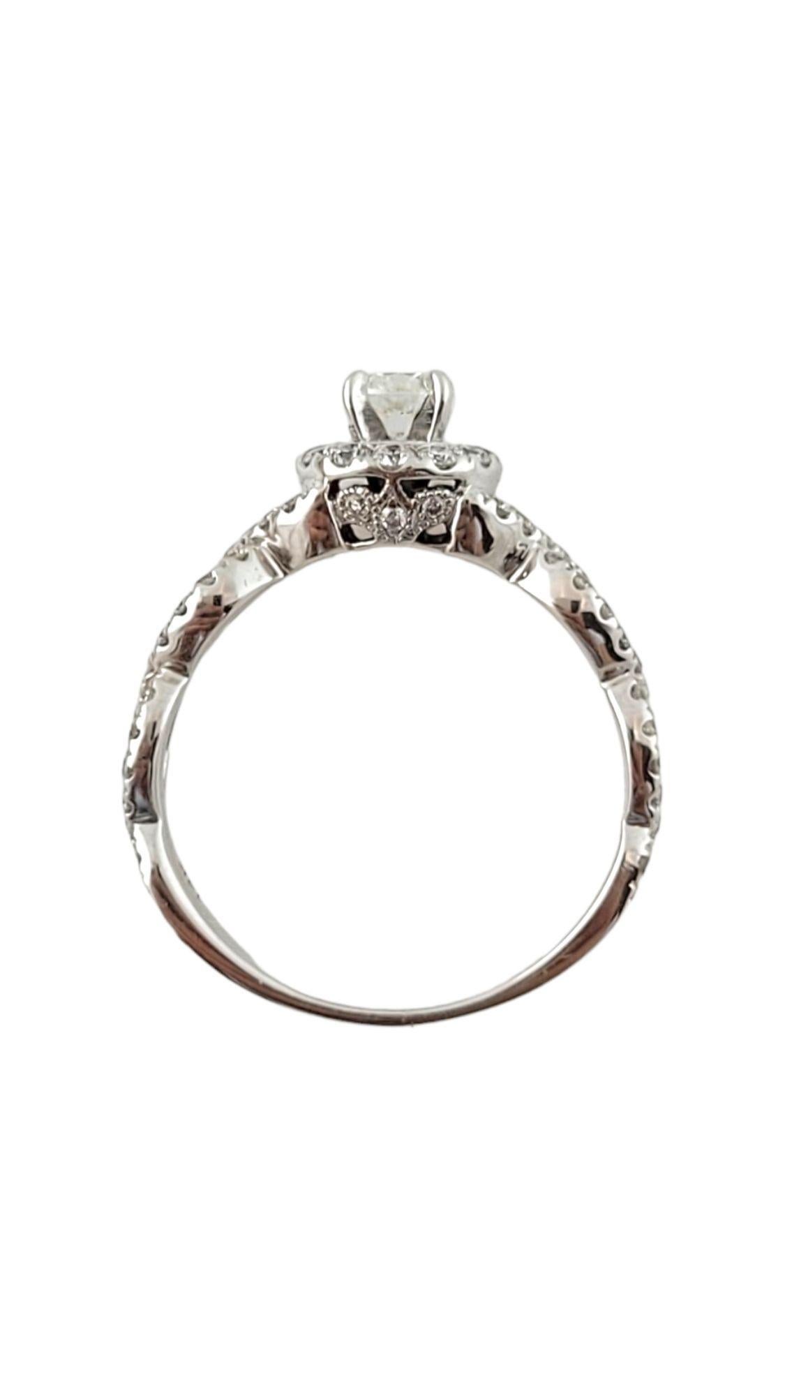 Neil Lane 14K White Gold Diamond Halo Ring Size 7.25 #14991 In Good Condition For Sale In Washington Depot, CT