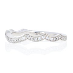 Neil Lane .17 Carat Diamond Enhancer Ehering:: 14 Karat Gold Milgrain Guard Ring