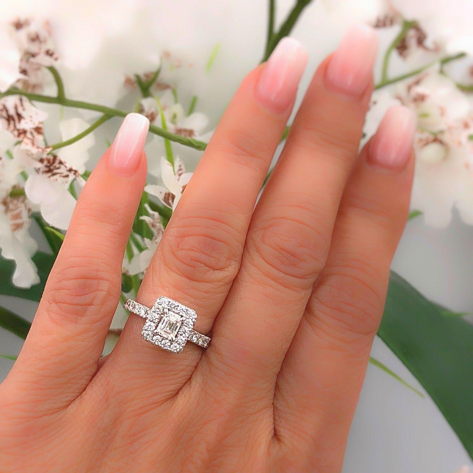 Neil Lane Diamond Engagement Ring Emerald Cut 1 1/2 Carat SI1 14 Karat Gold 3