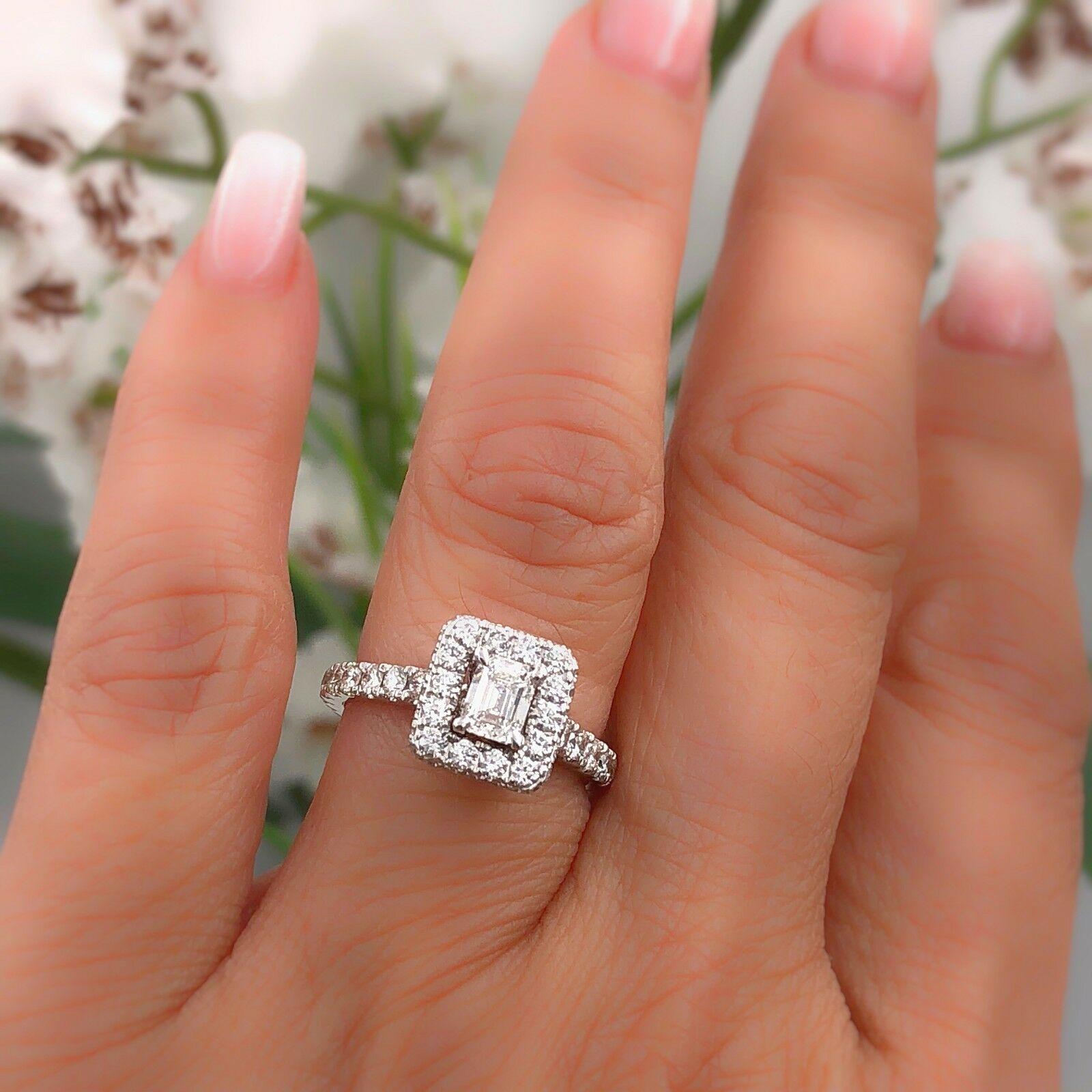 Neil Lane Diamond Engagement Ring Emerald Cut 1 1/2 Carat SI1 14 Karat Gold In Excellent Condition In San Diego, CA