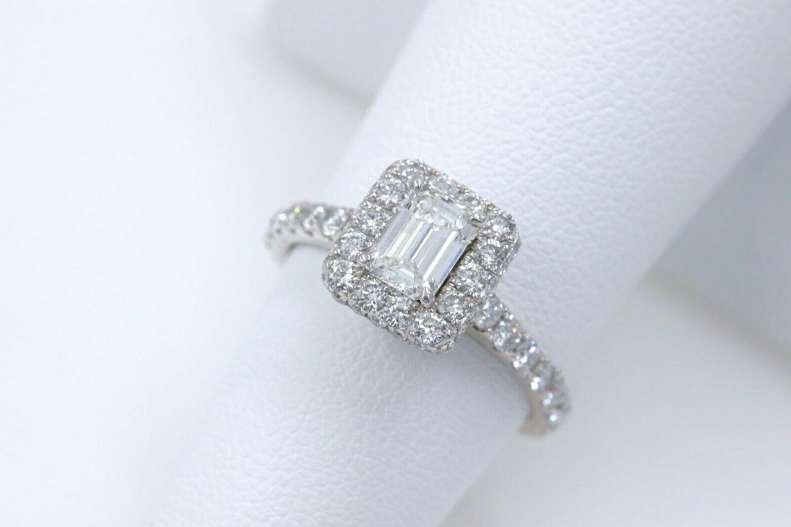 Neil Lane Diamond Engagement Ring Emerald Cut 1 1/2 Carat SI1 14 Karat Gold 1