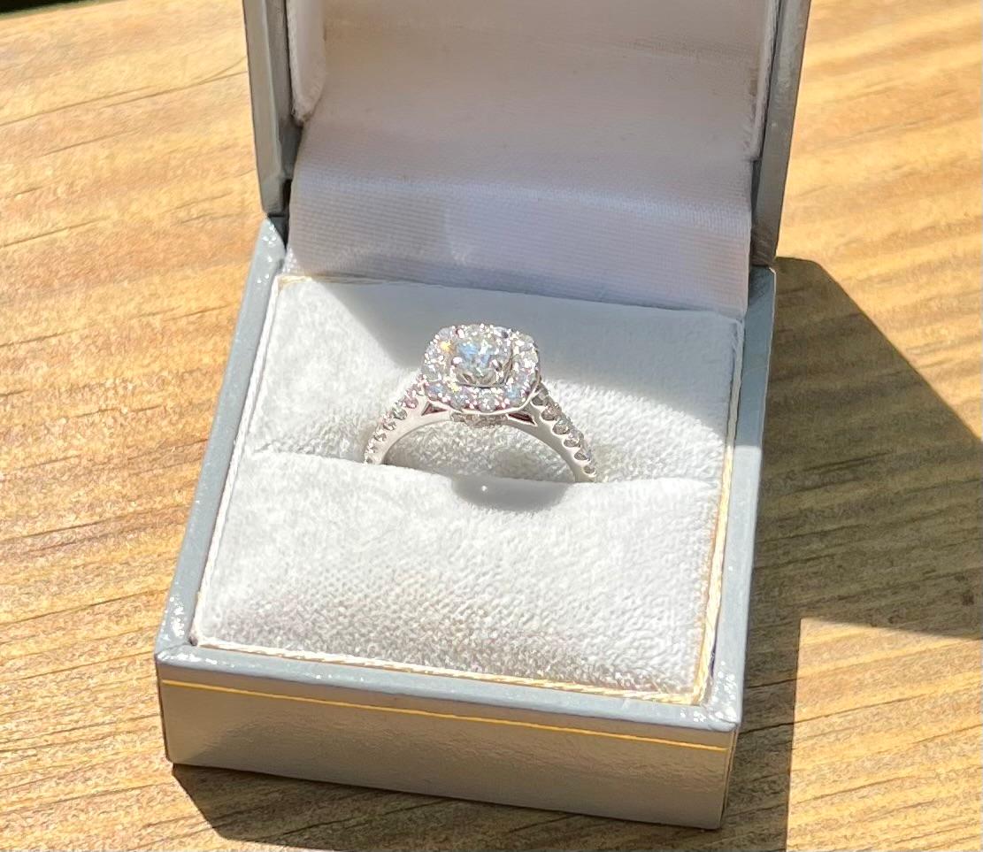 Women's Neil Lane 1.00 Carat Total Weight Diamond Halo Engagement Ring