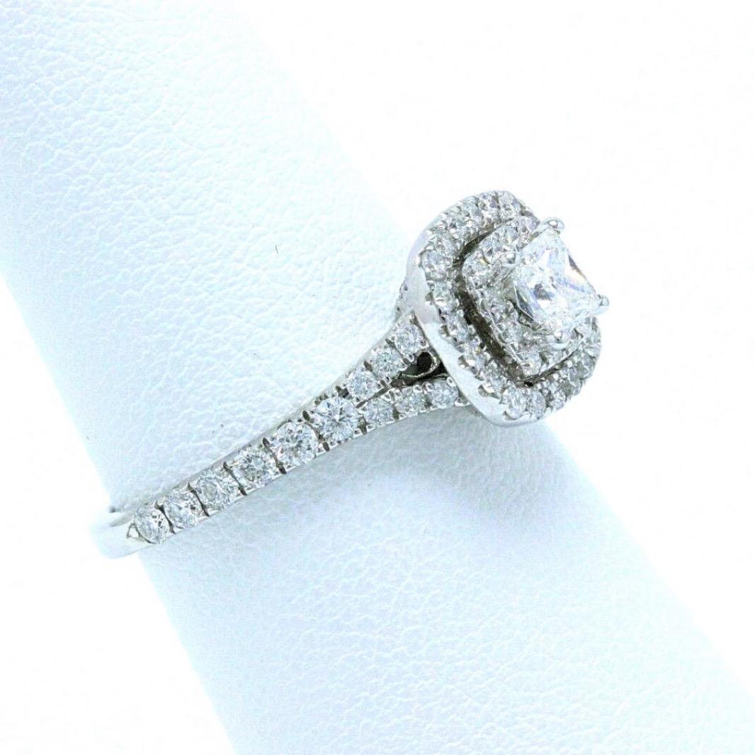 Neil Lane Bague de fiançailles en or blanc 14 carats avec double halo de diamants princesse 1 carat Unisexe en vente