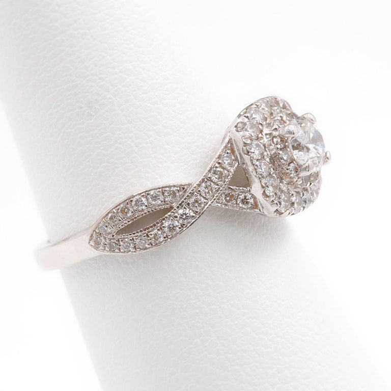 Neil Lane Engagement Ring Round Diamond 7/8 Carat Twist Band in 14 Karat Gold For Sale at 1stdibs