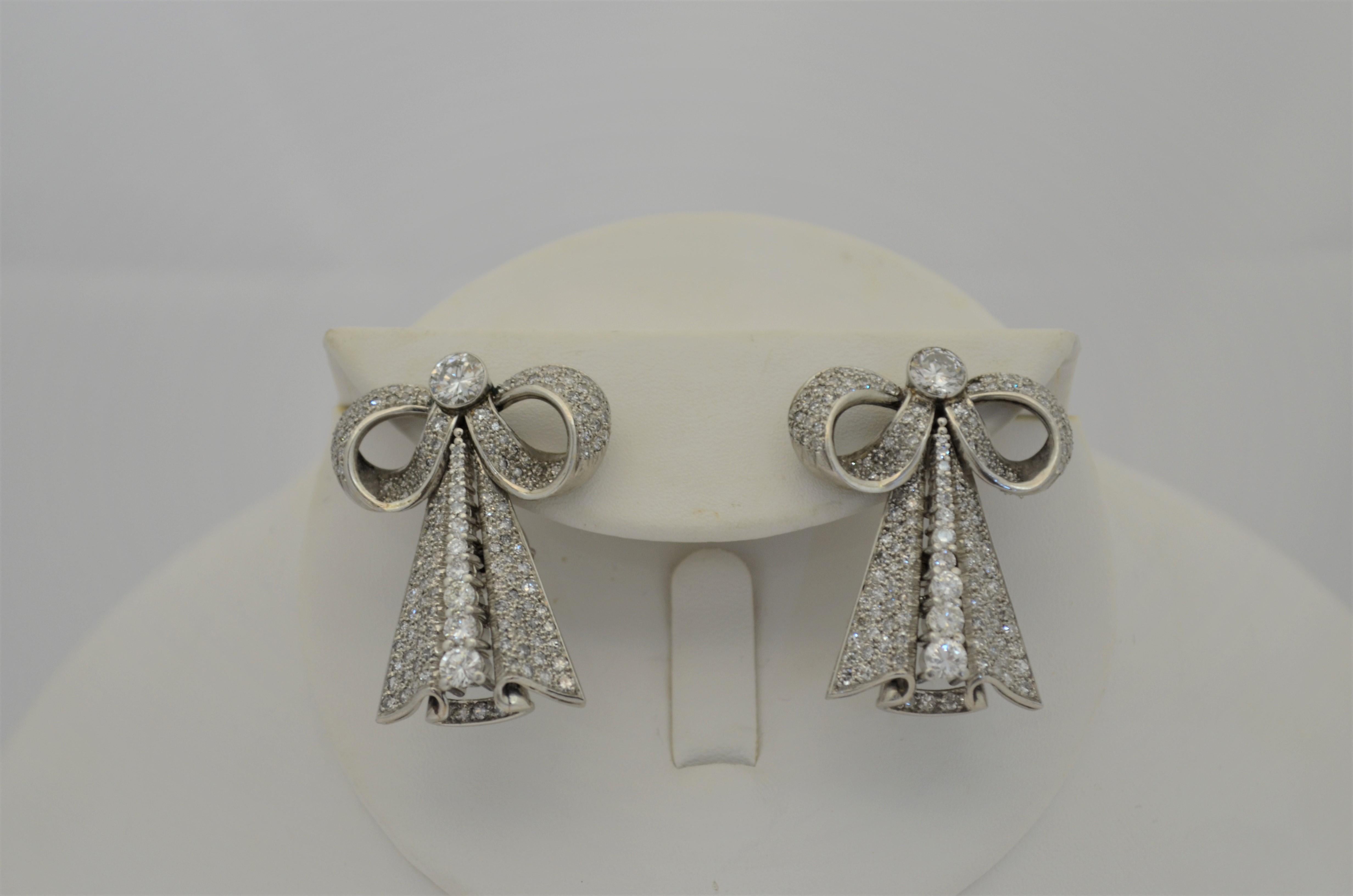Neil Lane Art Deco French Diamond Bow Earrings In Excellent Condition In Carmel, CA