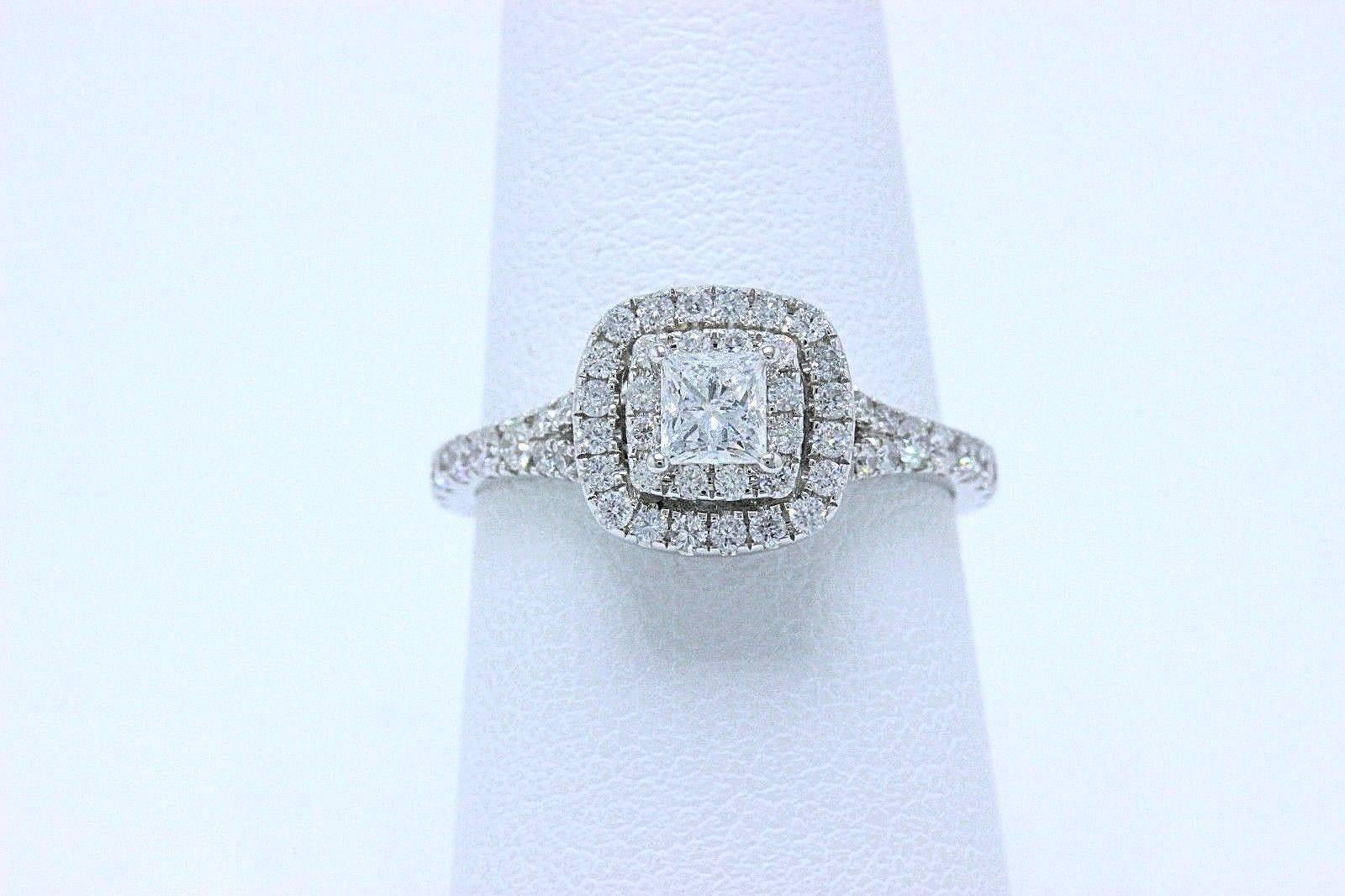 Taille princesse Neil Lane Bague de fiançailles en or blanc 14 carats avec diamant taille princesse de 1,00 carat en vente