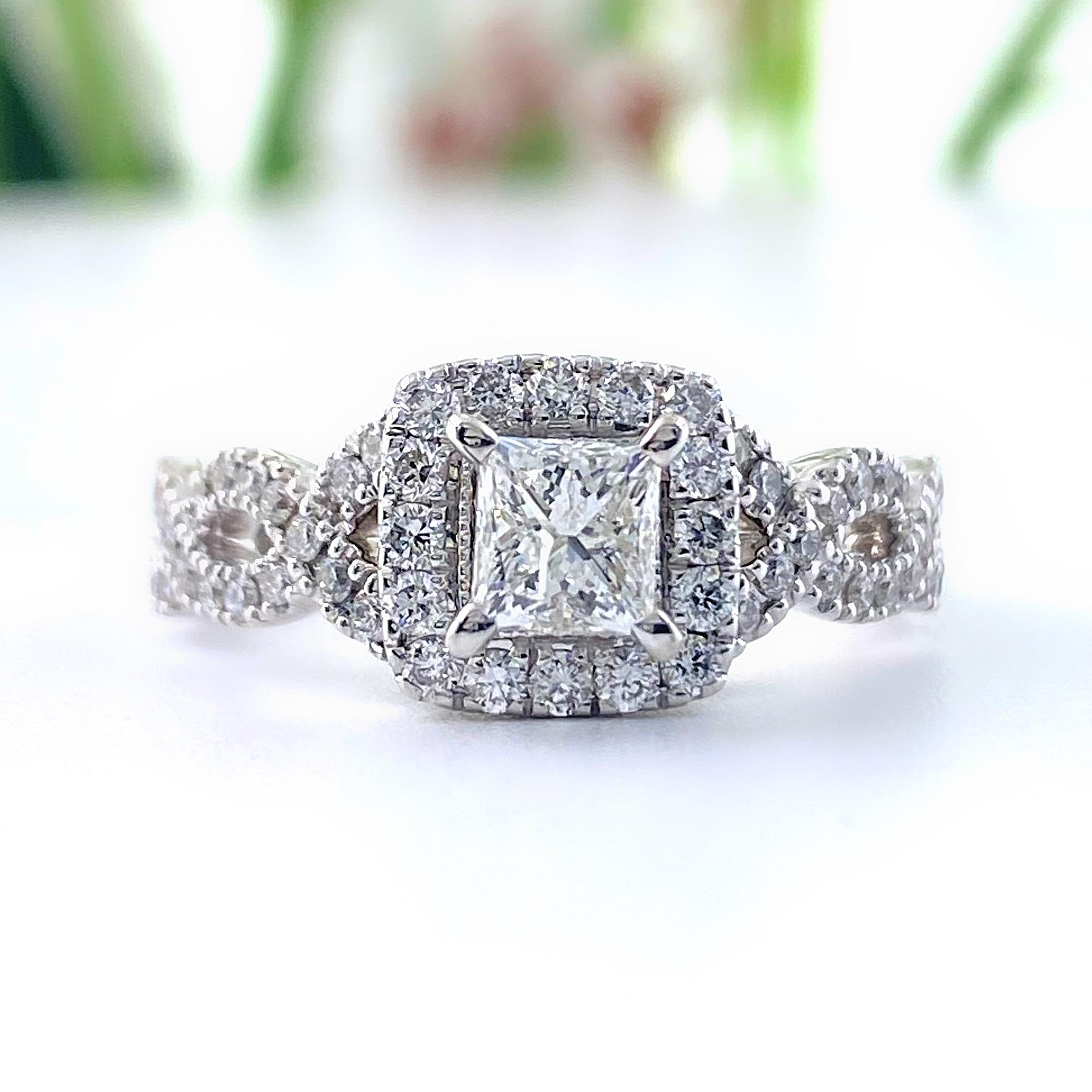 Neil Lane Princess Diamond Engagement Ring Twisted Band 1.00 Tcw 14k WG For Sale 2