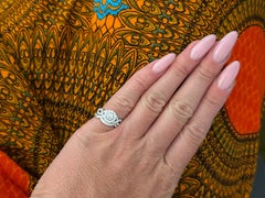 Neil Lane Anillo de compromiso con halo de diamantes talla brillante redondo y banda a juego 14K