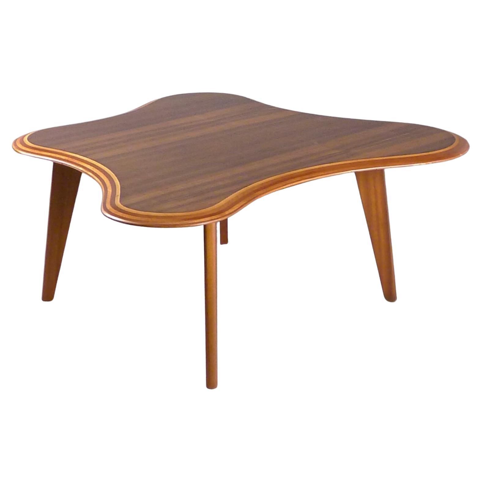 Table nuageuse conçue par Neil Morris pour H. Morris & Co, Glasgow, en 1947 en vente