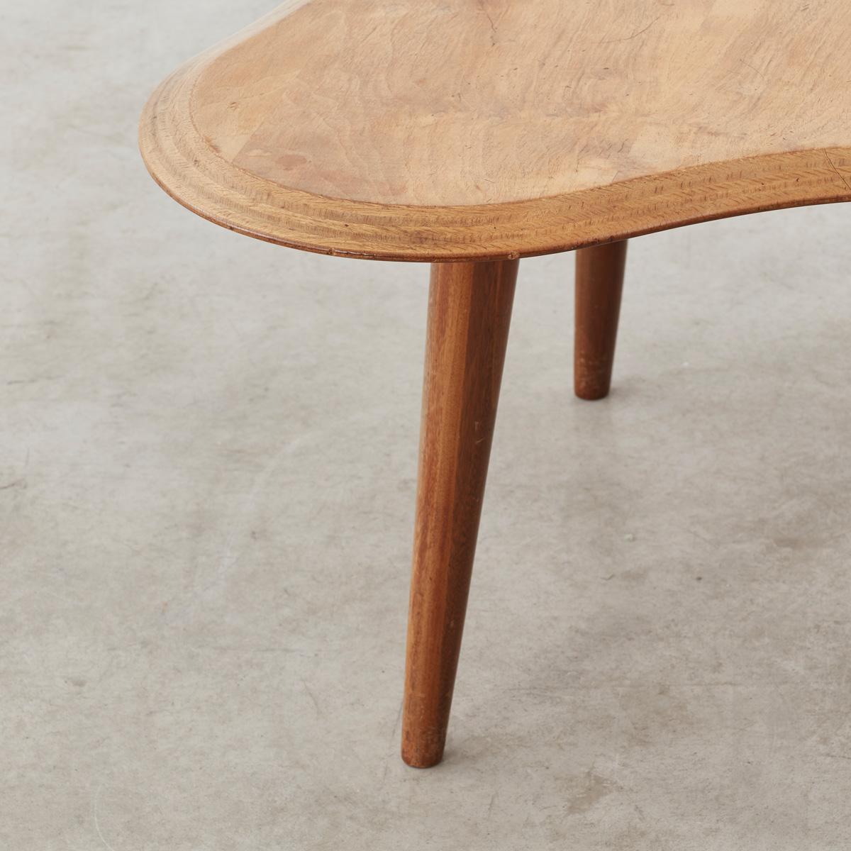 Neil Morris Walnut Cloud Table for Neil Morris of Glasgow, UK, 1947 In Good Condition In London, GB