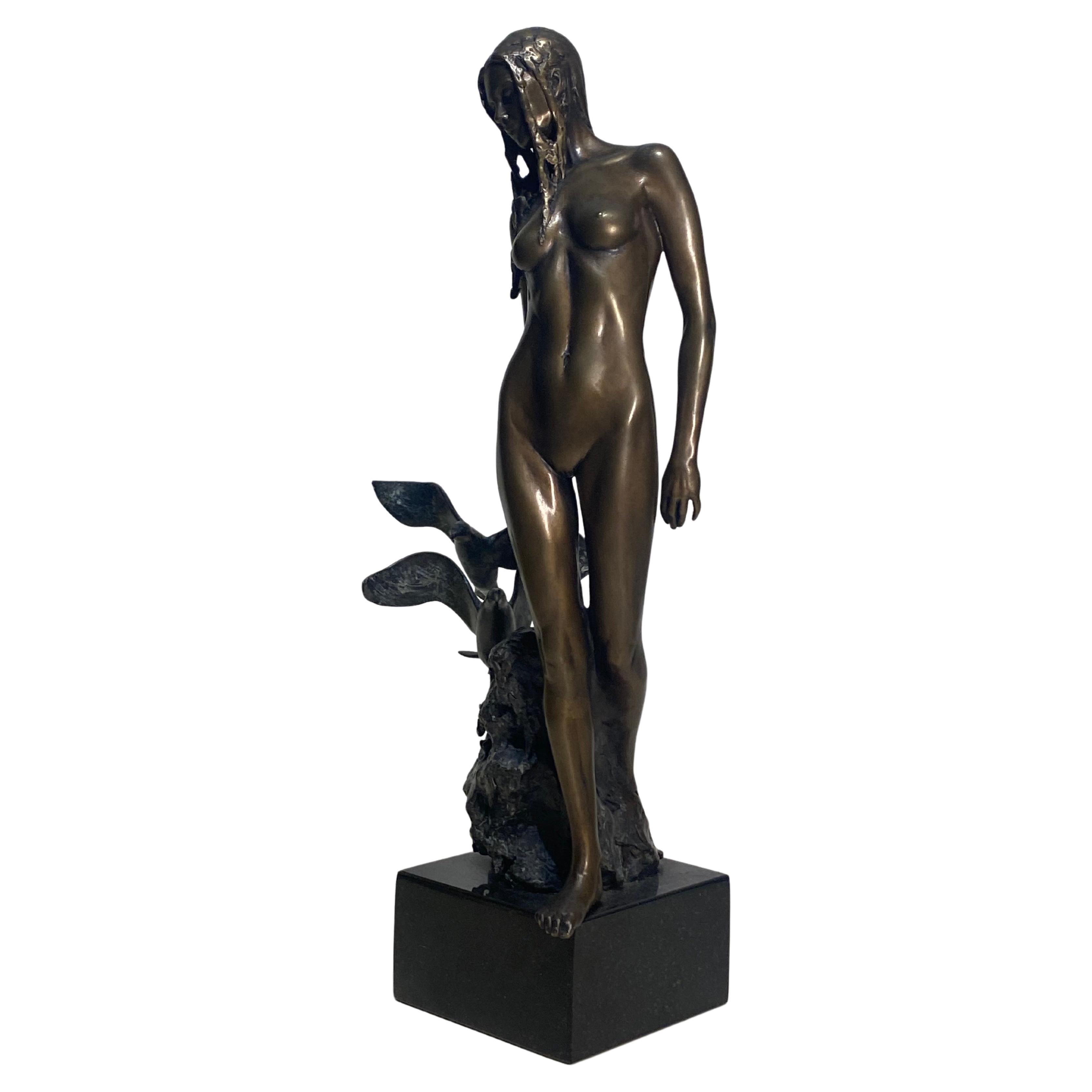Neil Welch. Galatia - Édition limitée de 9 sculptures en bronze 7/9 en vente 4