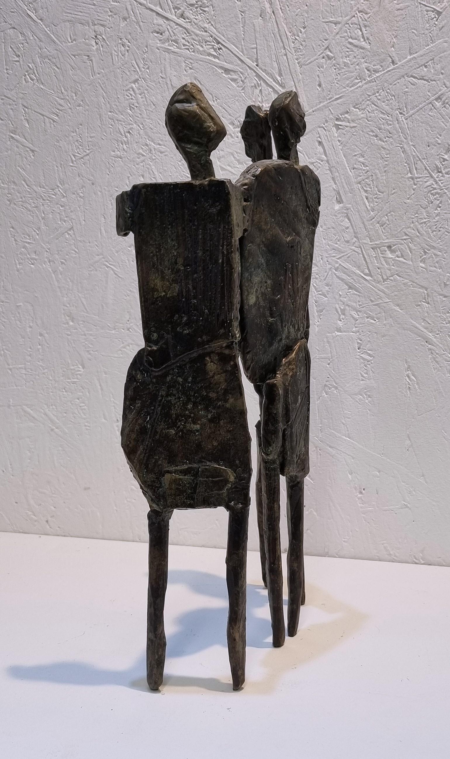A Private Meeting by Neil Wood Sculpture figurative contemporaine en bronze en vente 2