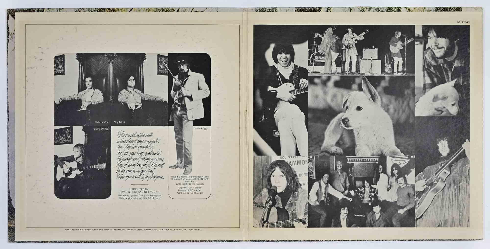 Due album fondamentali della prima carriera solista di Neil Young, entrambi molto influenti nella storia del rock:

Neil Young con i Crazy Horse - Everybody Knows This Is Nowhere (Reprise Records, RS 6349, 1969). Questo è stato il secondo album da