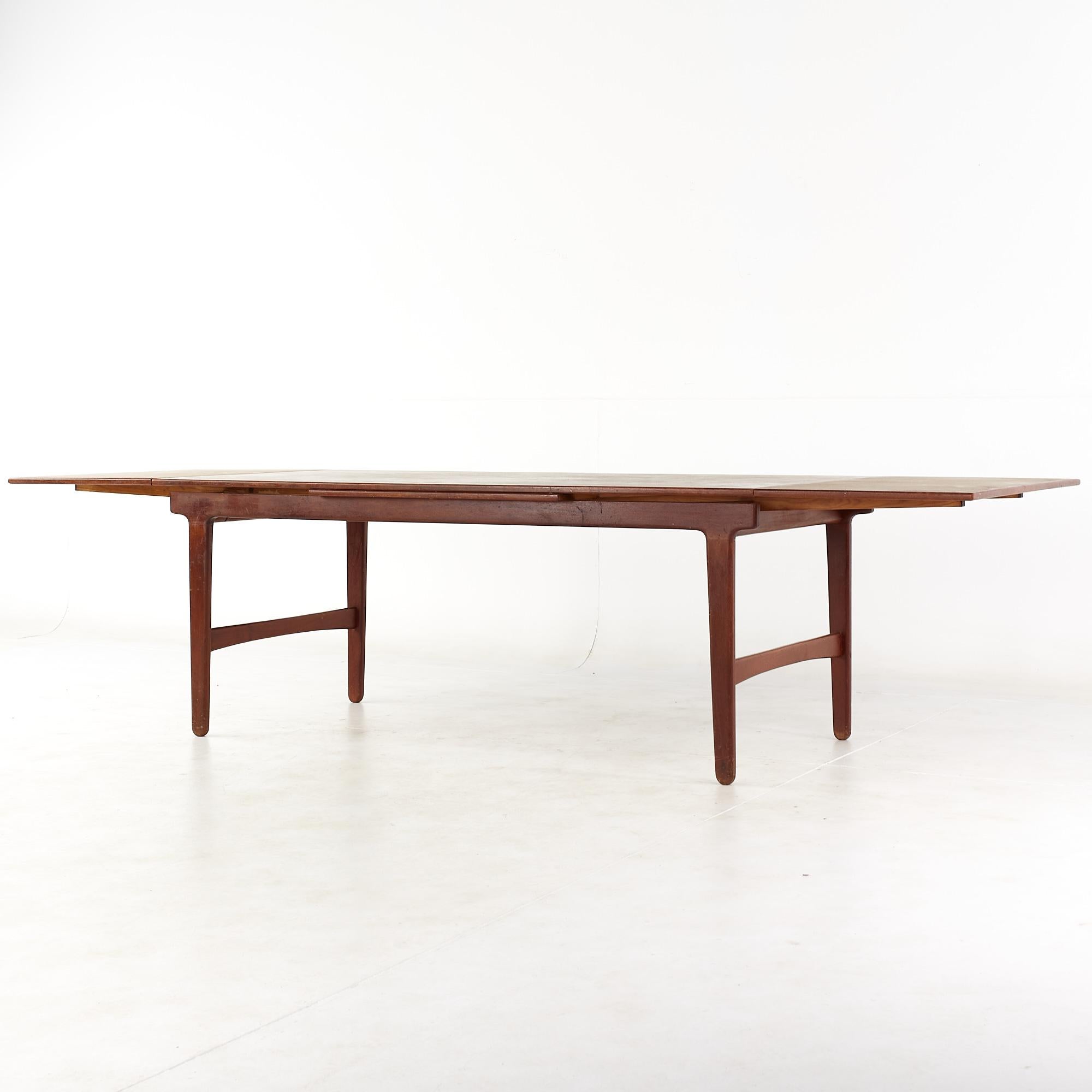 Neils Moller Style Mid Century Danish Teak Hidden Leaf Expanding Dining Table For Sale 4
