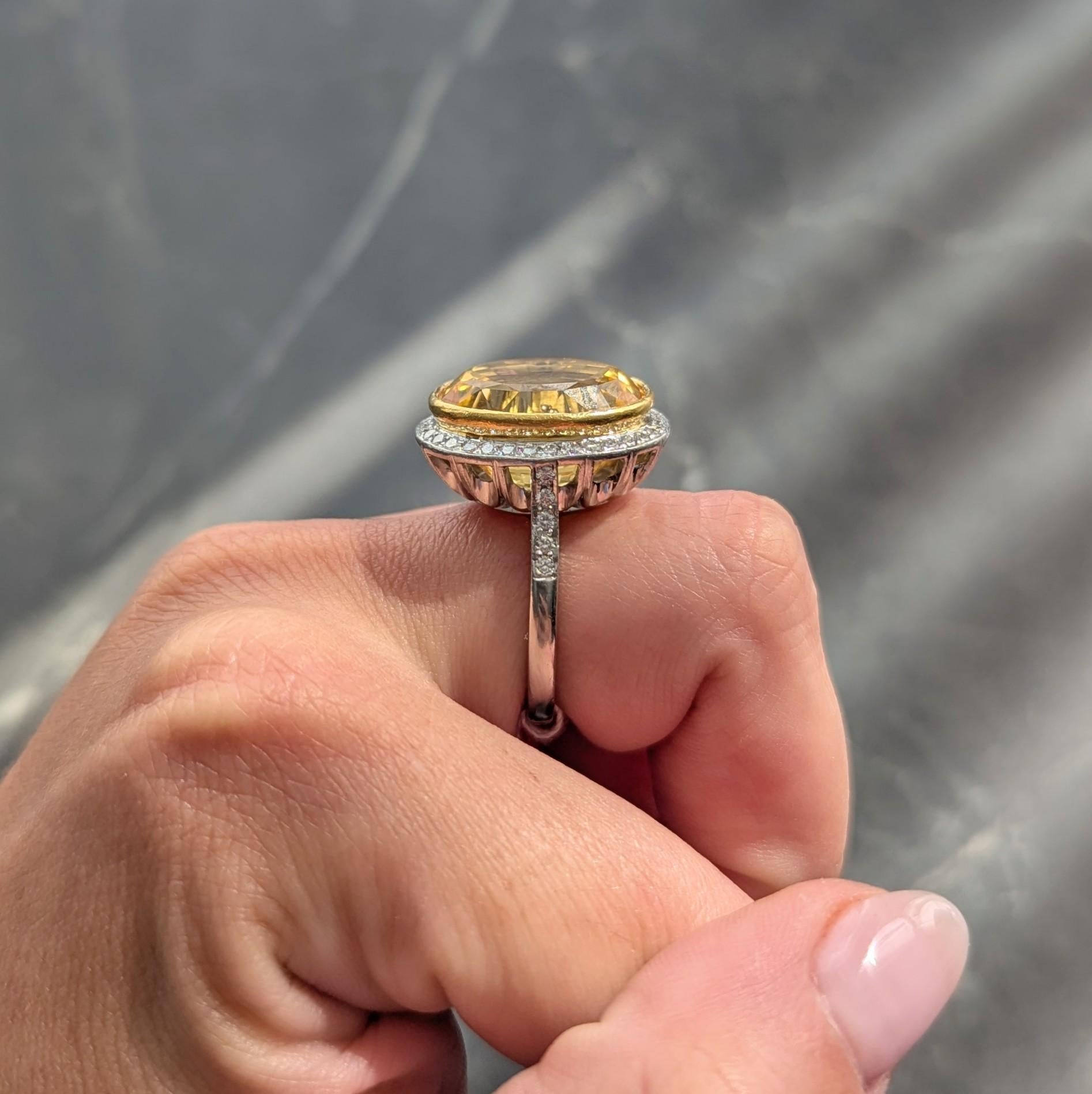 Neiman Marcus Anillo de oro de 18 quilates con diamante zafiro amarillo de Ceilán NH de 26,40 CTW en venta 7