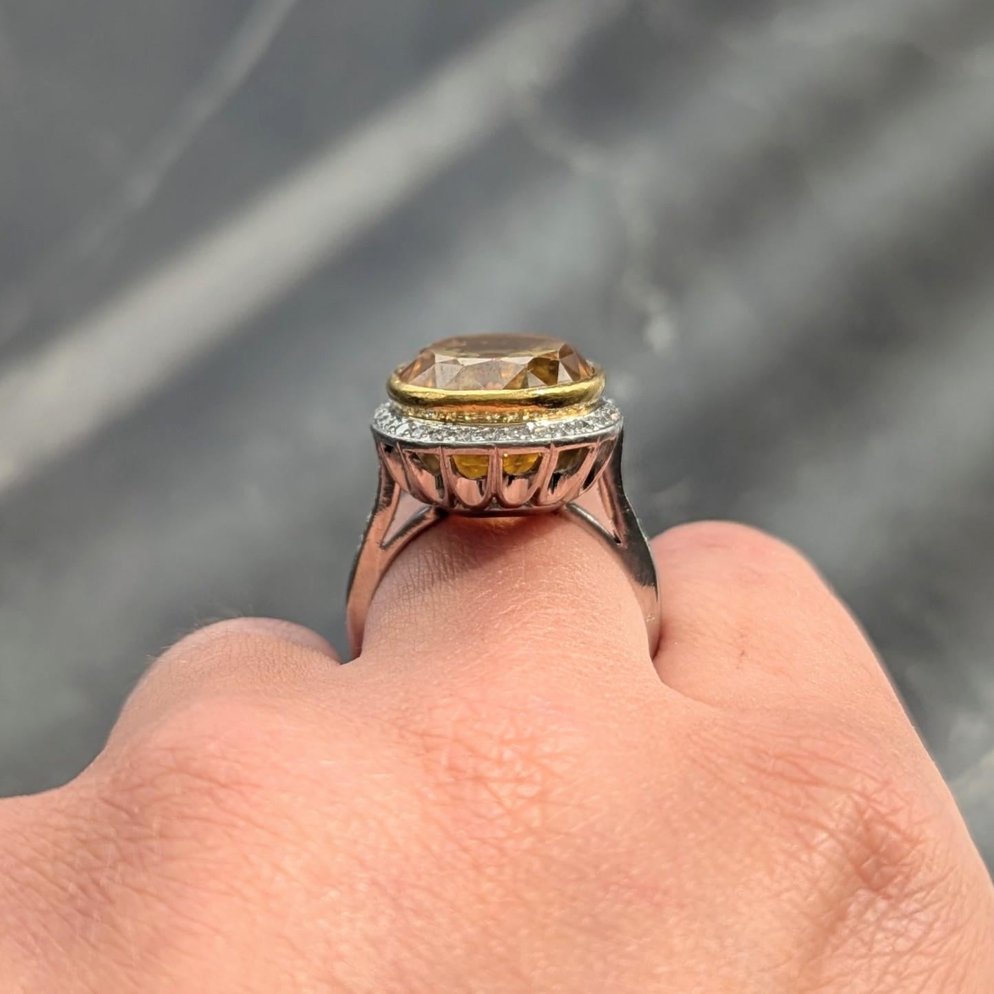 Neiman Marcus Anillo de oro de 18 quilates con diamante zafiro amarillo de Ceilán NH de 26,40 CTW en venta 8