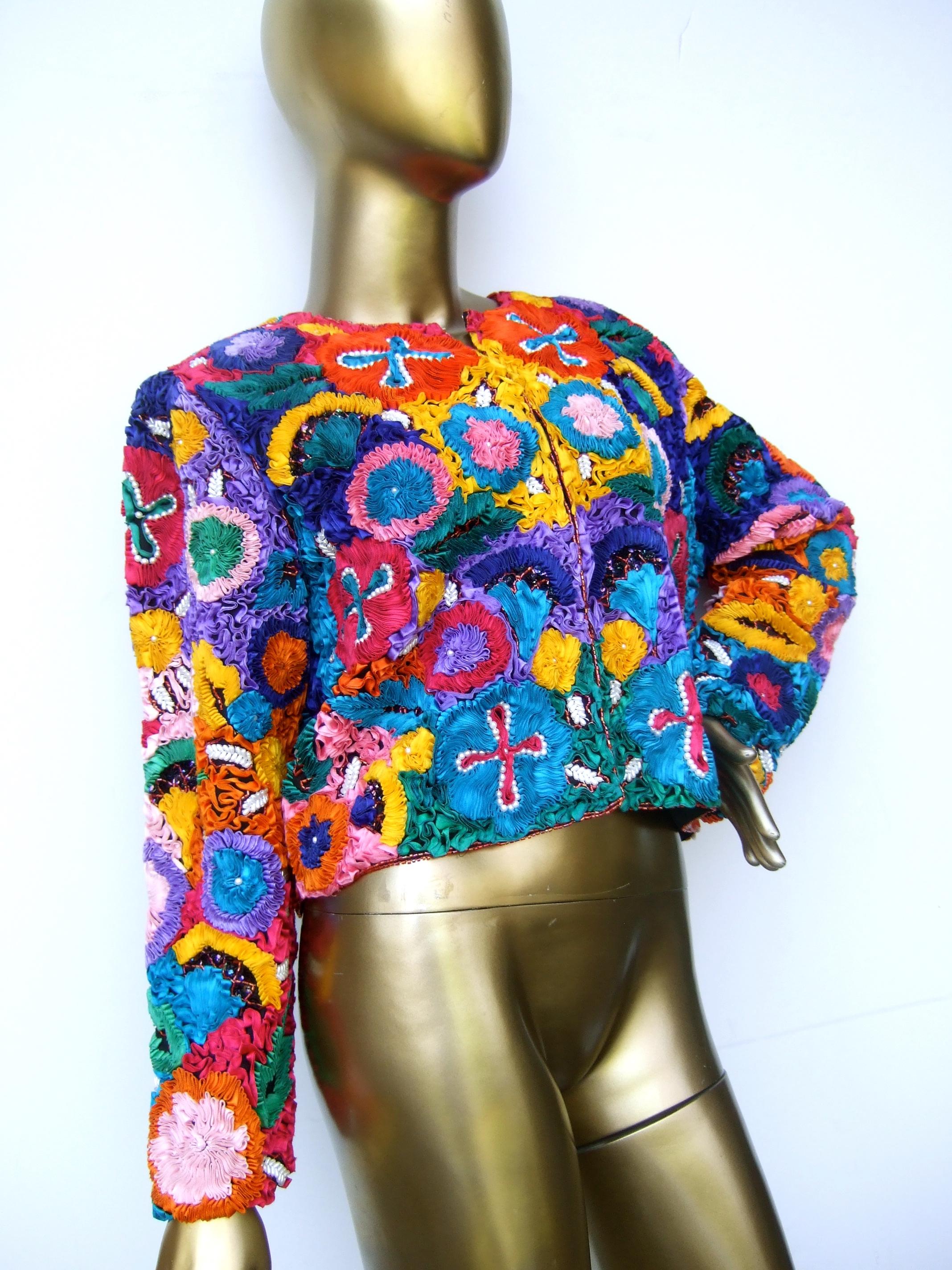 Neiman Marcus, boléro boxy en soie pastel avant-gardiste, années 1990 Pour femmes en vente