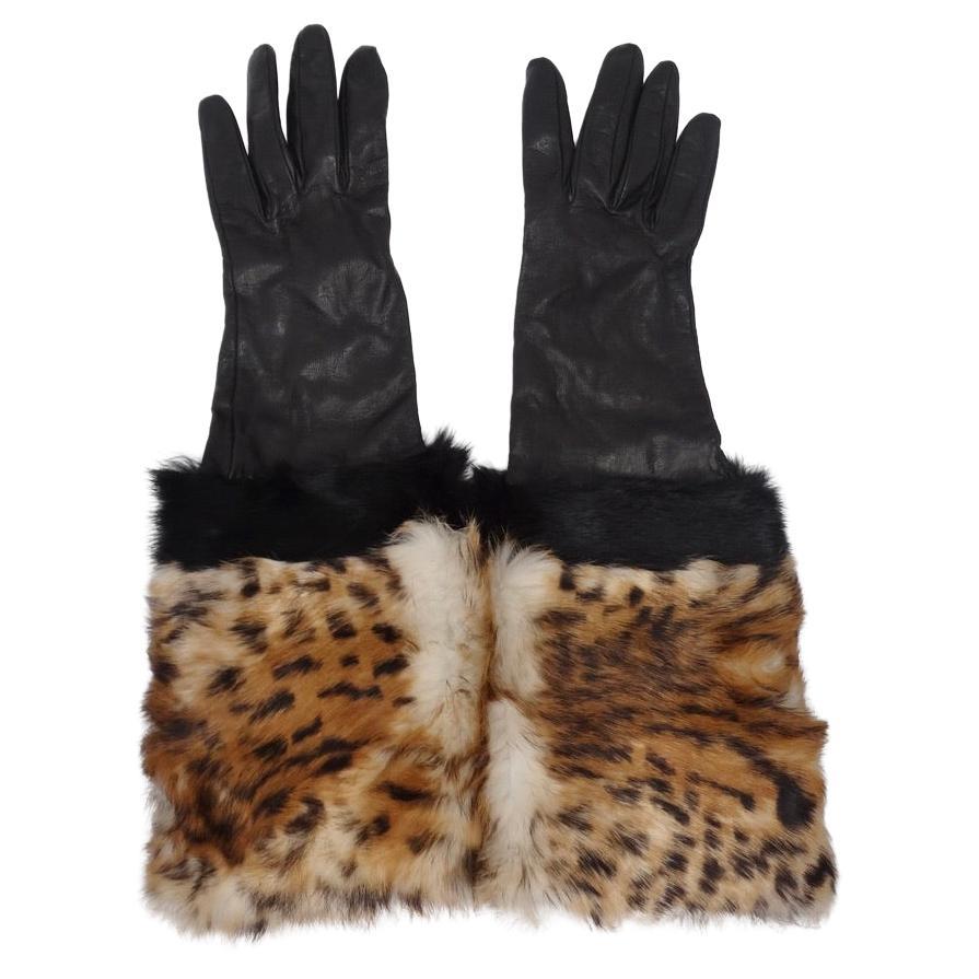 Neiman Marcus - Gants en cuir noir et fourrure de léopard