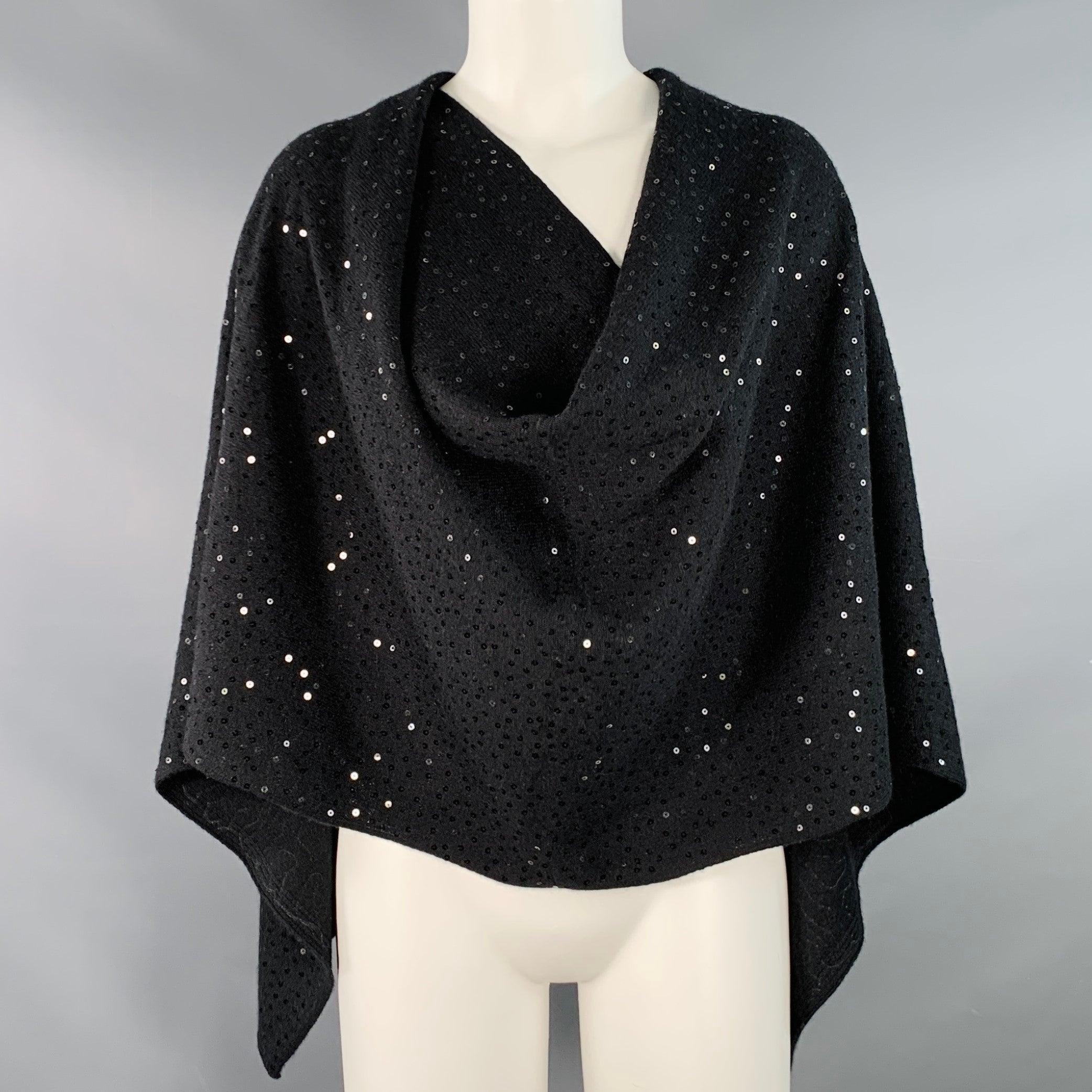 NEIMAN MARCUS Écharpe en tricot de cachemire à paillettes noires Châle Excellent état - En vente à San Francisco, CA