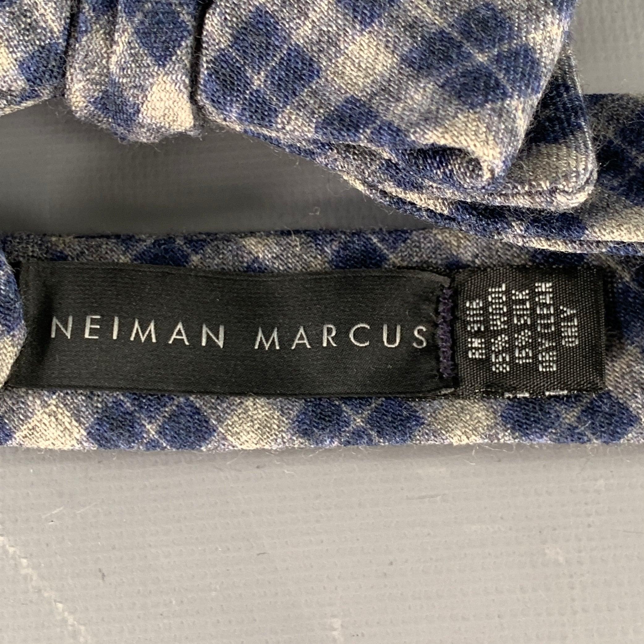 Gray NEIMAN MARCUS Grey Navy Plaid Wool Silk Bow Tie For Sale